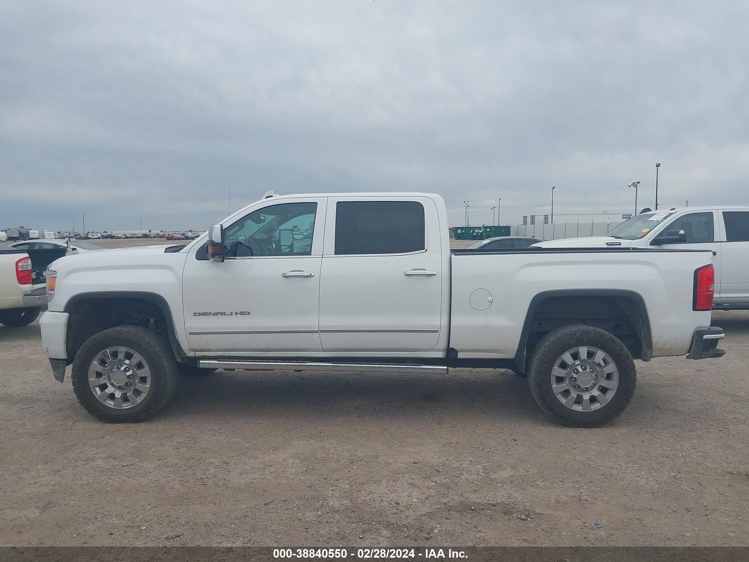 2016 GMC Sierra 2500Hd Denali vin: 1GT12UE81GF186546