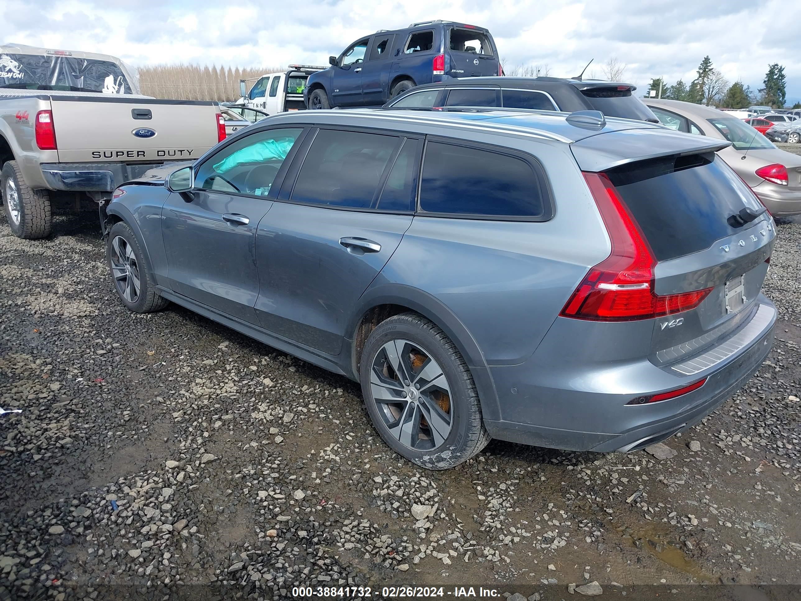 2020 Volvo V60 Cross Country T5 vin: YV4102WK1L1031102