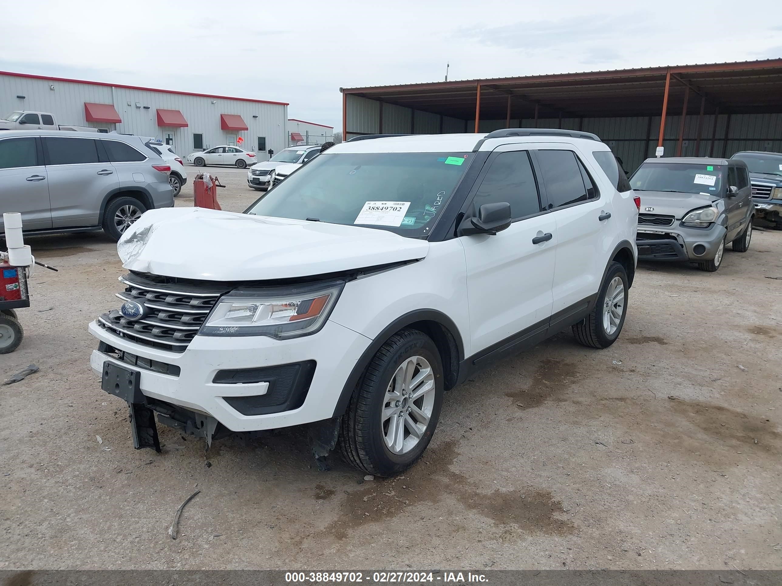 2017 Ford Explorer vin: 1FM5K7B8XHGD11672