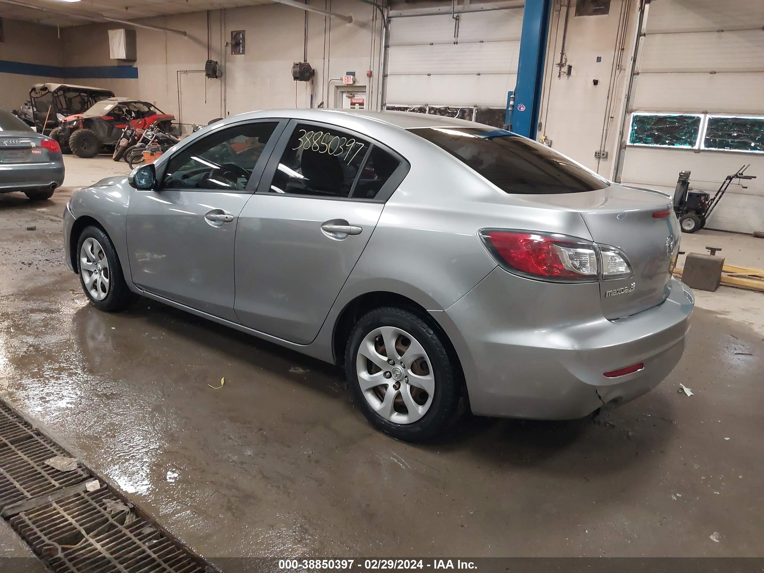 2013 Mazda Mazda3 I Sv vin: JM1BL1TGXD1810301