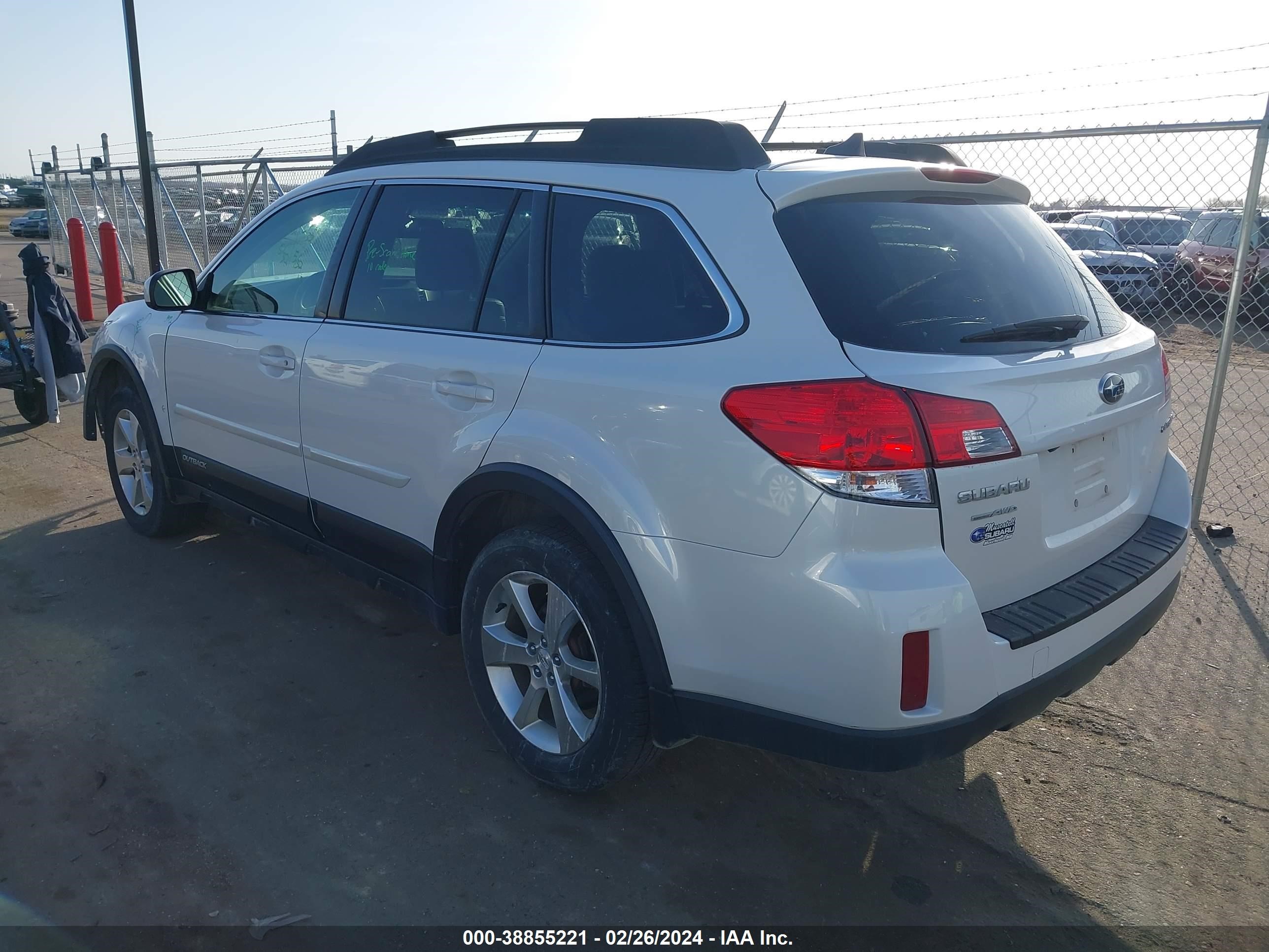 2014 Subaru Outback 2.5I Limited vin: 4S4BRCLC7E3306779