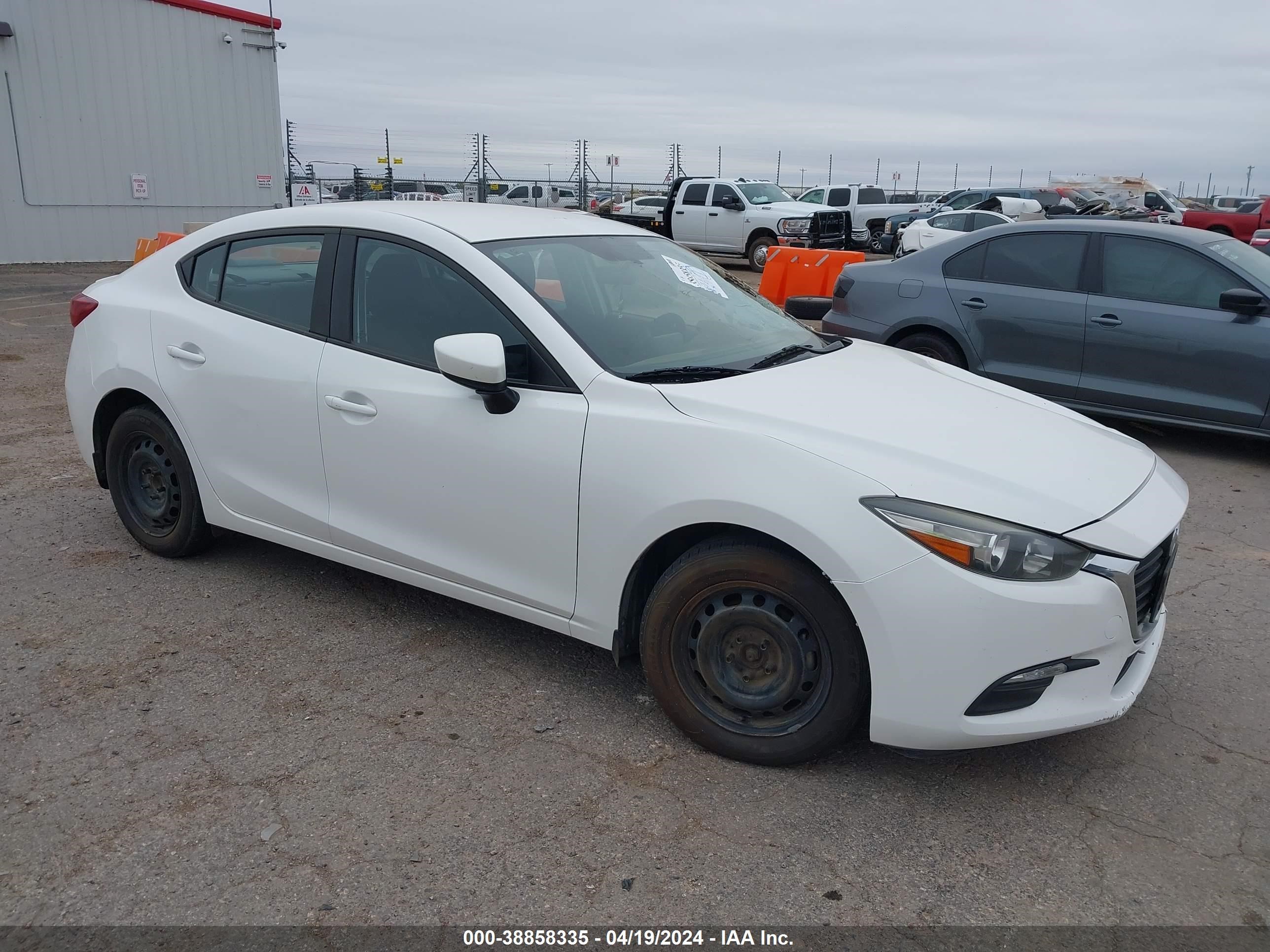 2017 Mazda Mazda3 Sport vin: JM1BN1U70H1142958