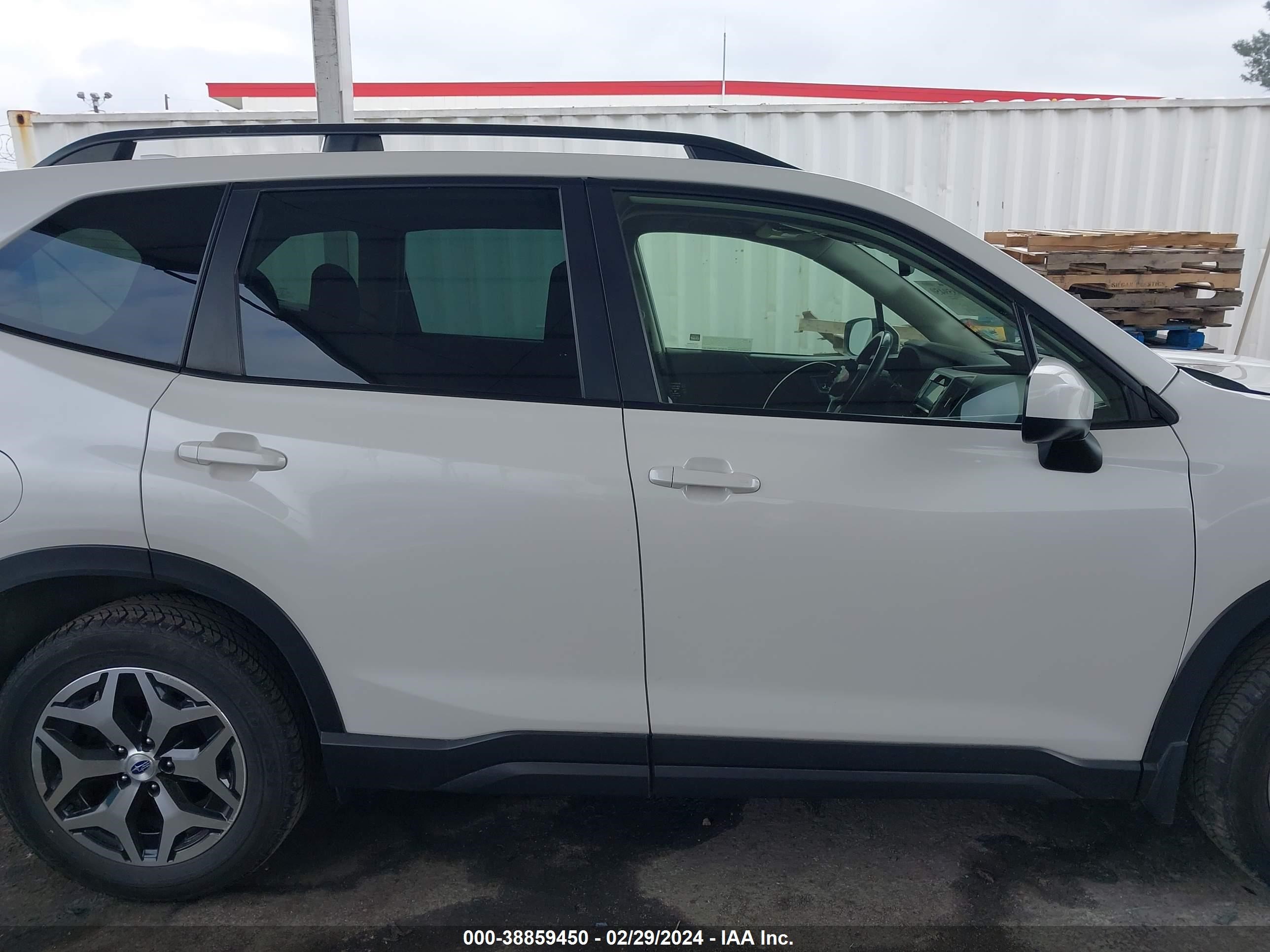 2021 Subaru Forester Premium vin: JF2SKAFC7MH471033