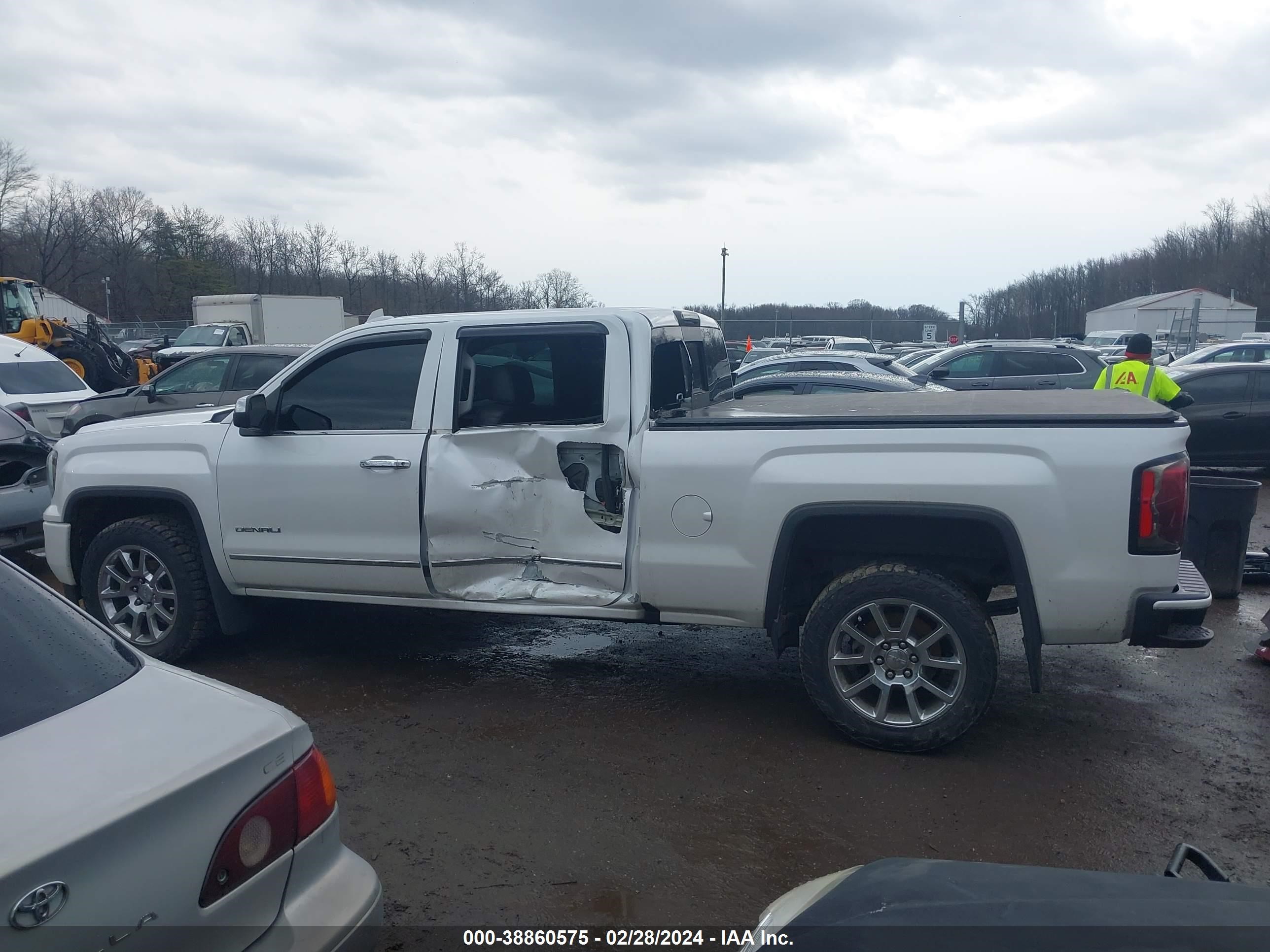 2018 GMC Sierra 1500 Denali vin: 3GTU2PEC6JG119949