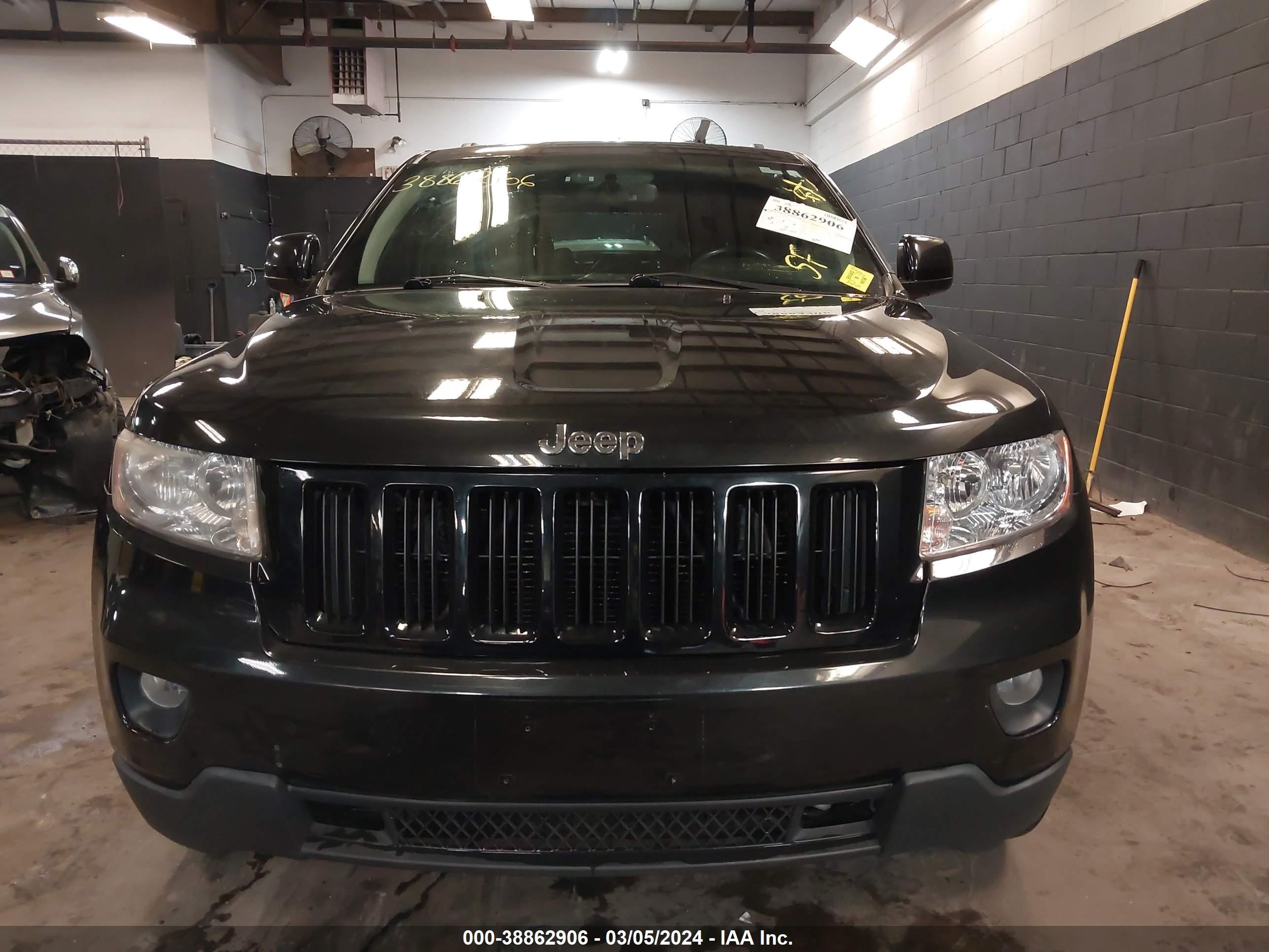 2013 Jeep Grand Cherokee Laredo vin: 1C4RJFAG2DC610232