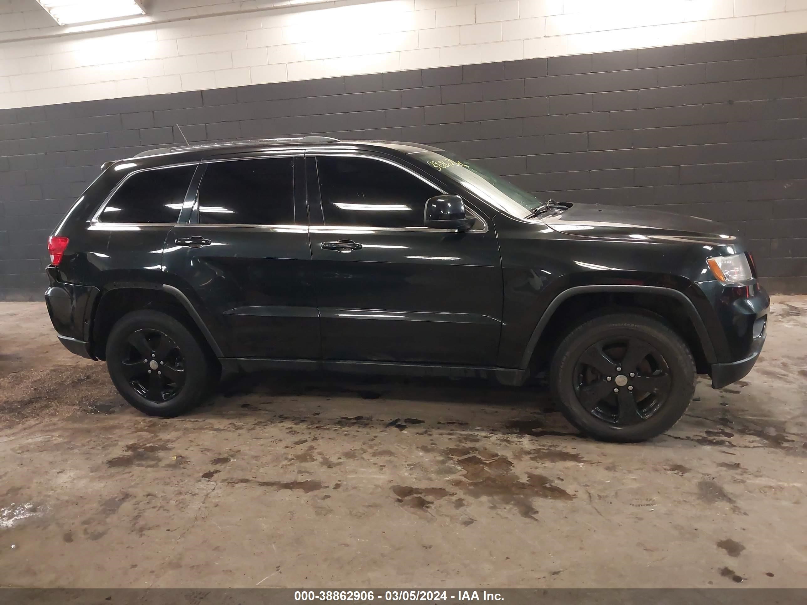 2013 Jeep Grand Cherokee Laredo vin: 1C4RJFAG2DC610232