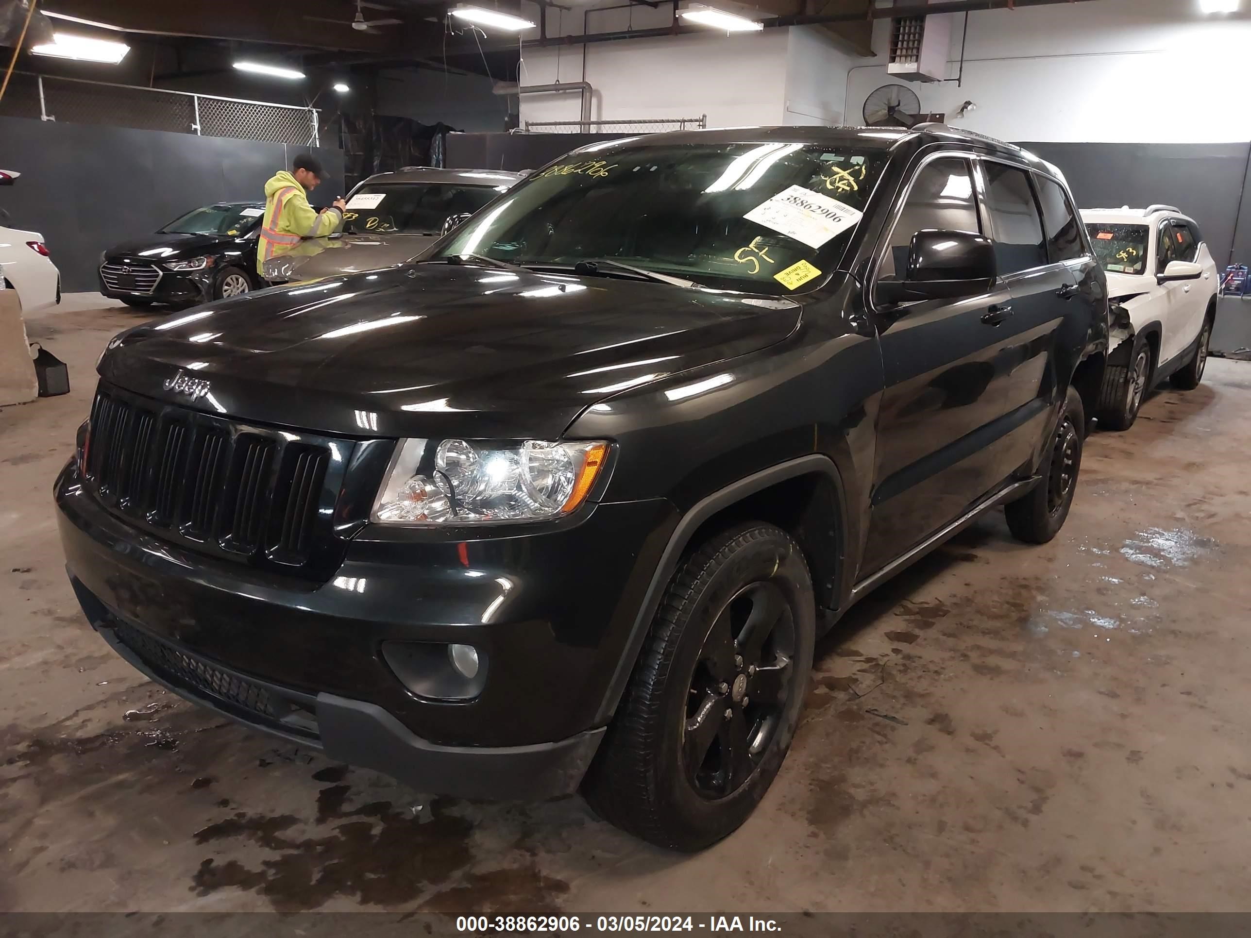 2013 Jeep Grand Cherokee Laredo vin: 1C4RJFAG2DC610232