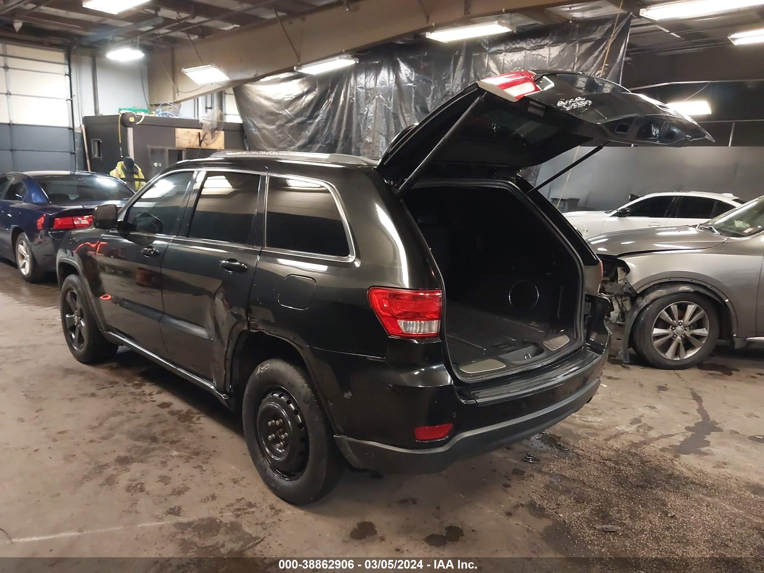 2013 Jeep Grand Cherokee Laredo vin: 1C4RJFAG2DC610232