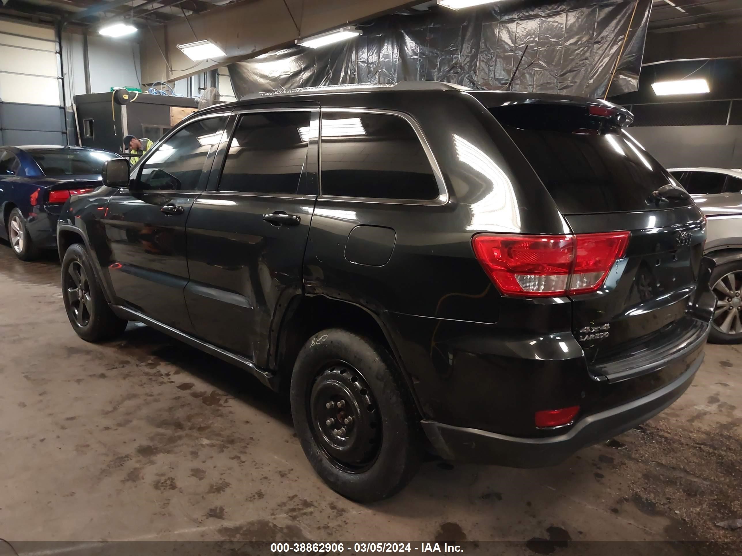 2013 Jeep Grand Cherokee Laredo vin: 1C4RJFAG2DC610232