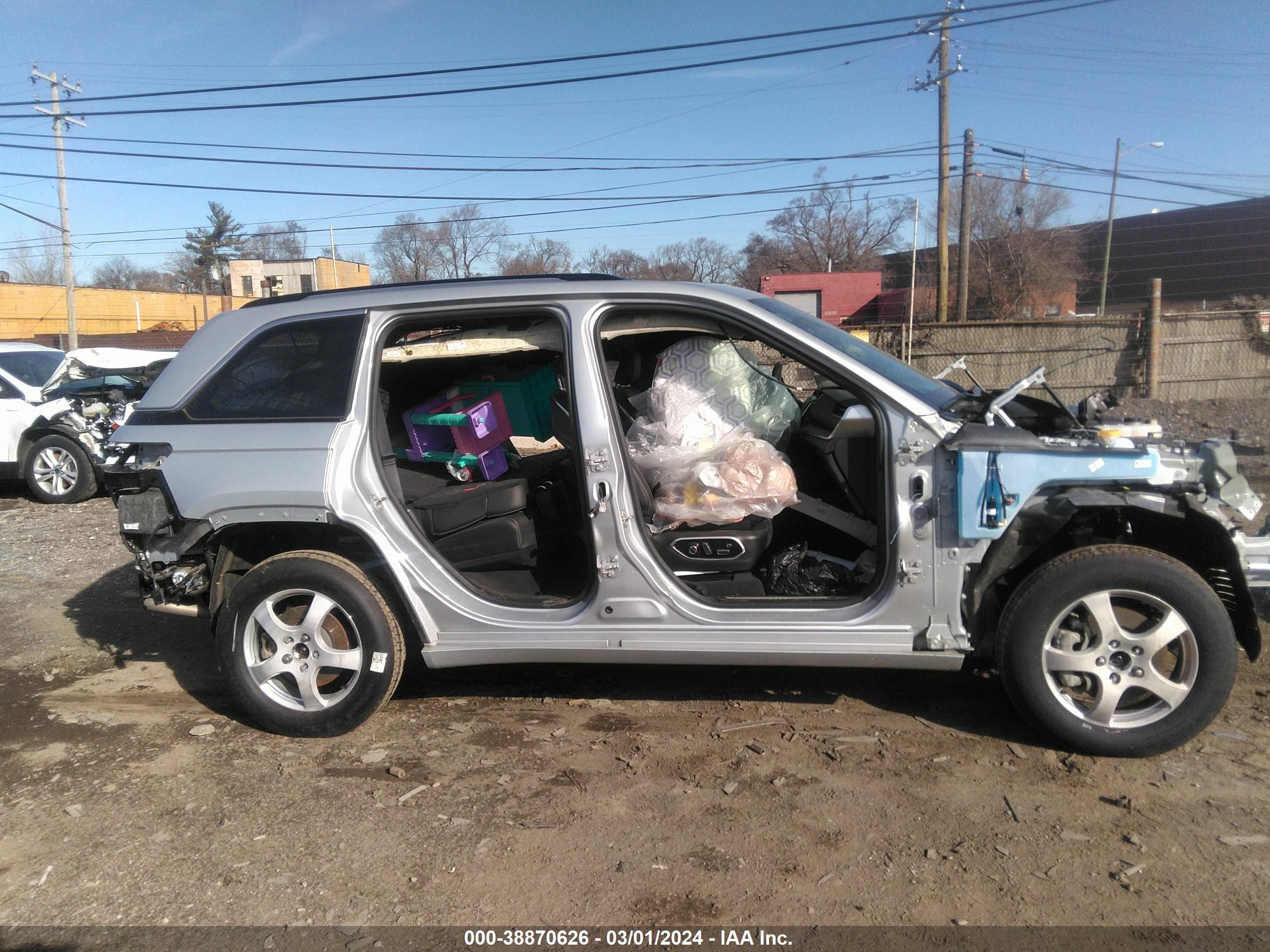 2022 Jeep Grand Cherokee Overland 4X4 vin: 1C4RJHDG1N8561245