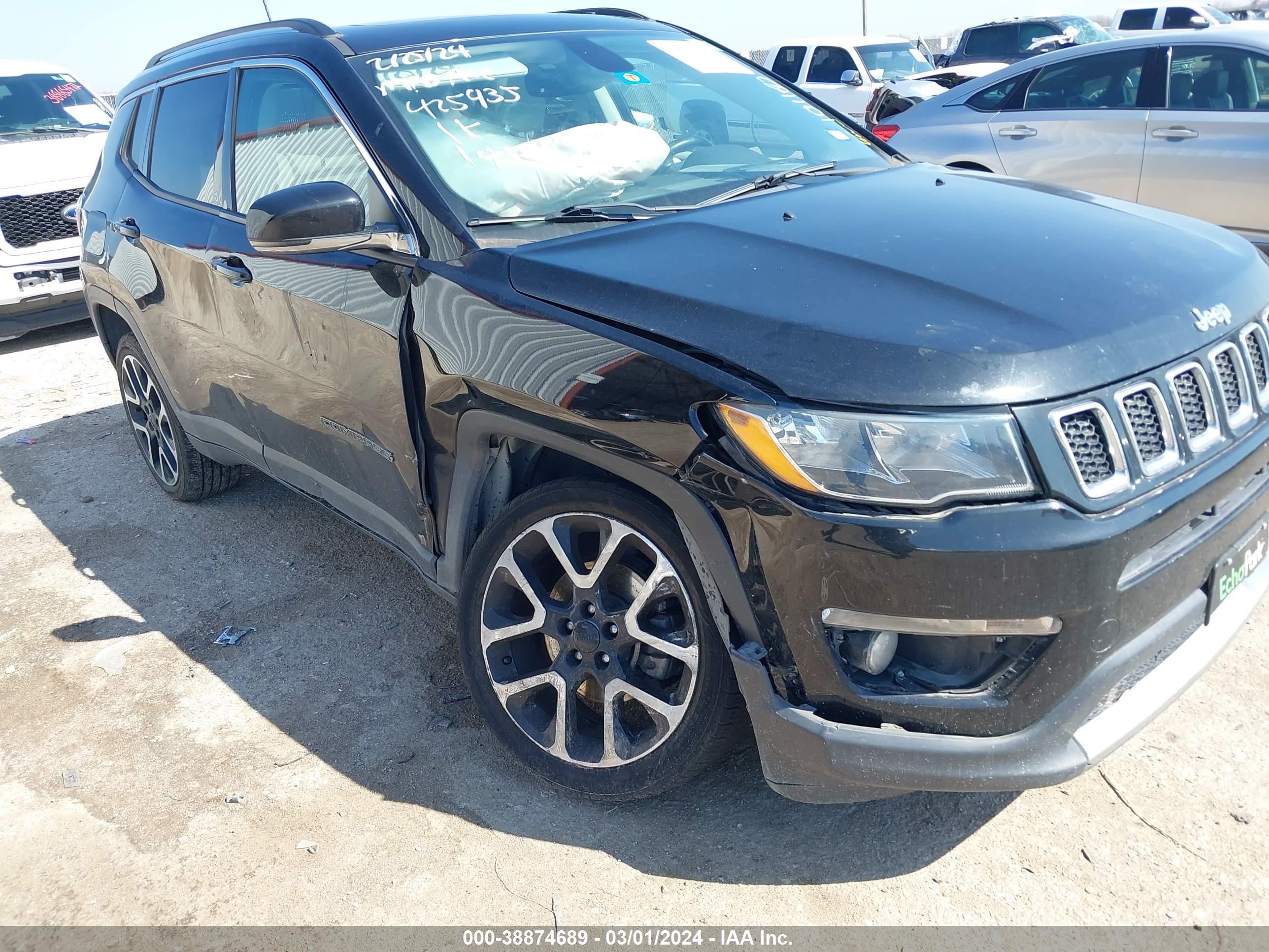 2018 Jeep Compass Limited 4X4 vin: 3C4NJDCB5JT101160