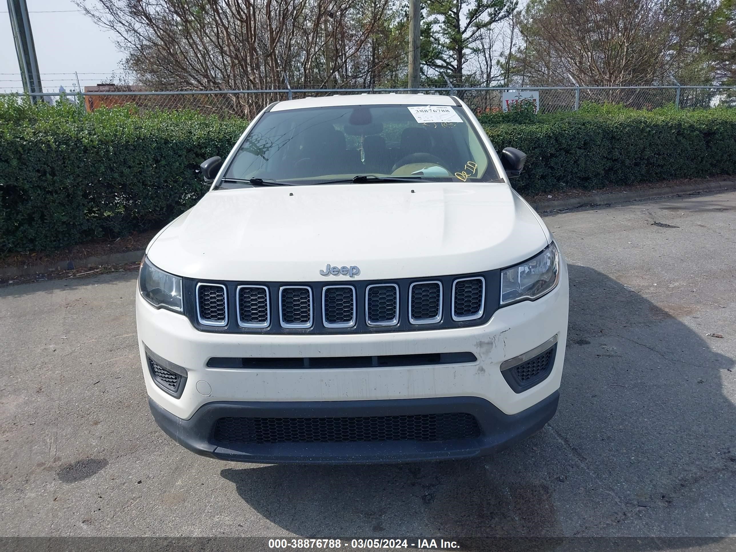 2018 Jeep Compass Sport Fwd vin: 3C4NJCAB5JT151697