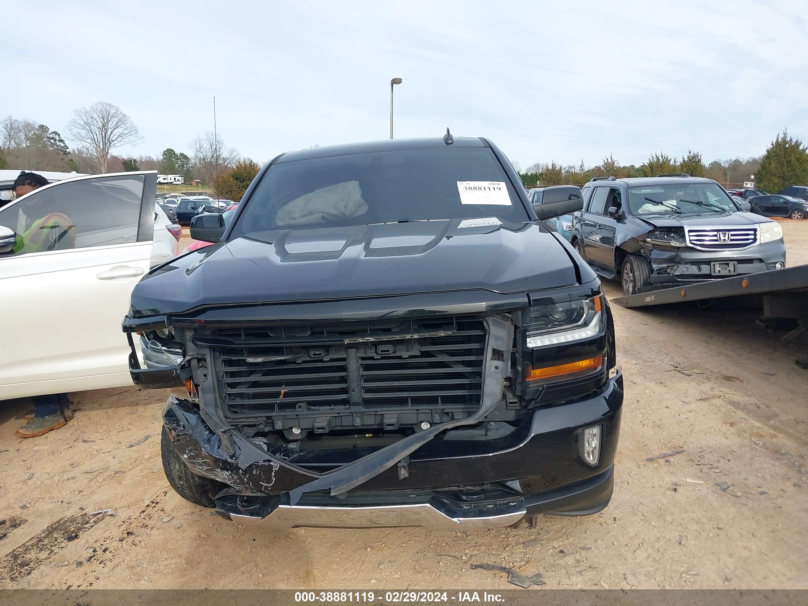 2018 Chevrolet Silverado 1500 2Lt vin: 1GCVKREC3JZ165724