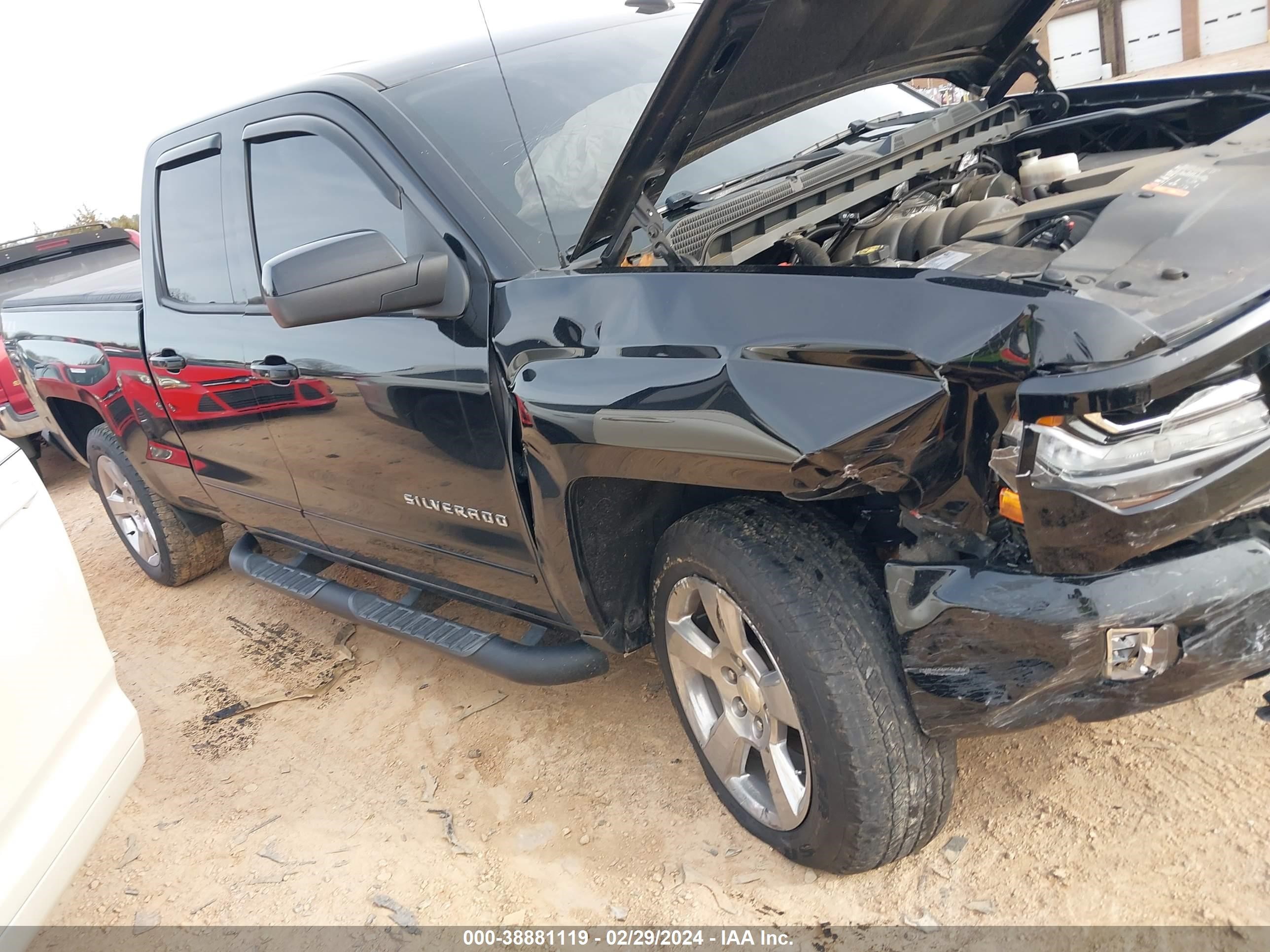 2018 Chevrolet Silverado 1500 2Lt vin: 1GCVKREC3JZ165724