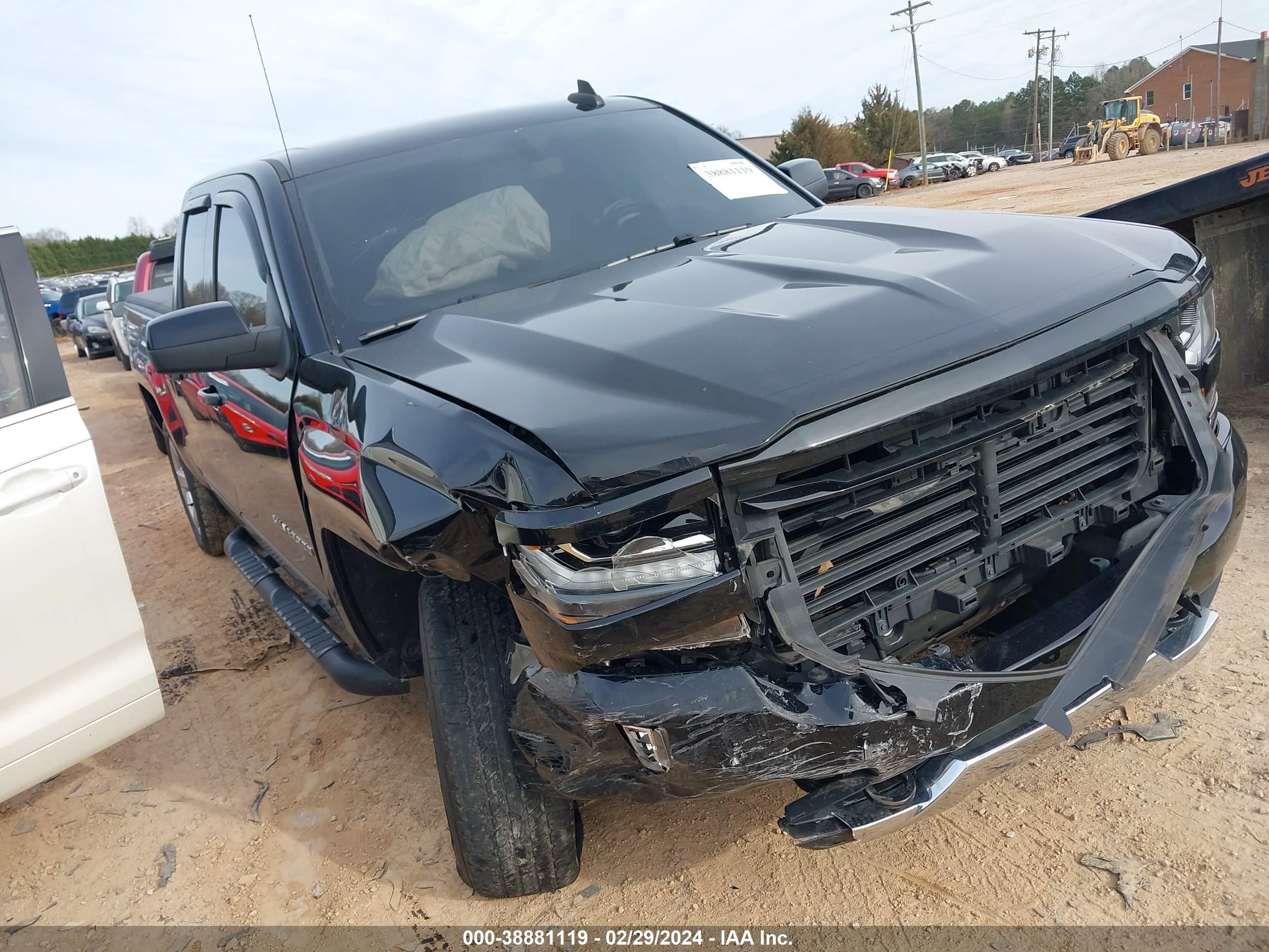 2018 Chevrolet Silverado 1500 2Lt vin: 1GCVKREC3JZ165724