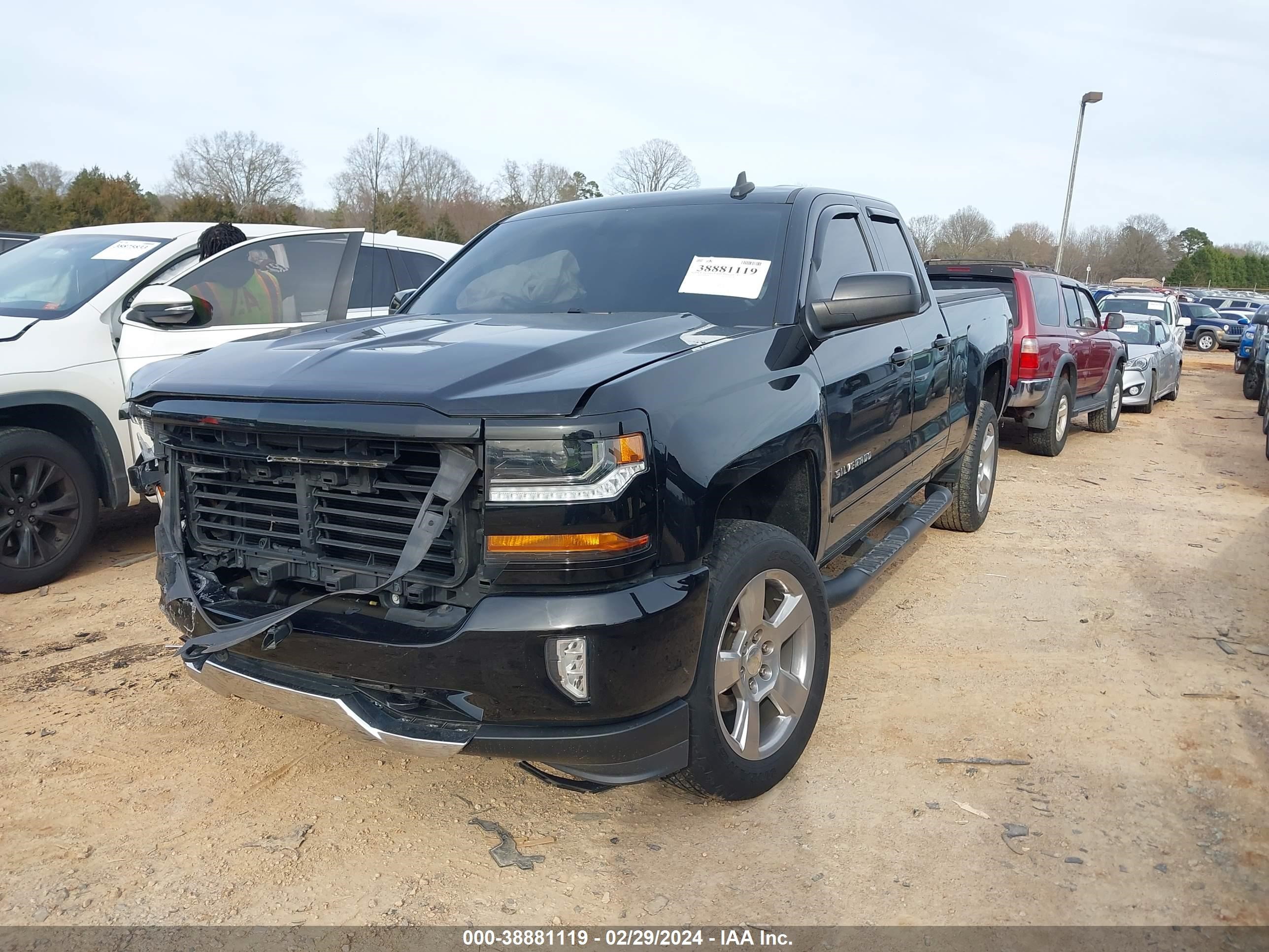 2018 Chevrolet Silverado 1500 2Lt vin: 1GCVKREC3JZ165724