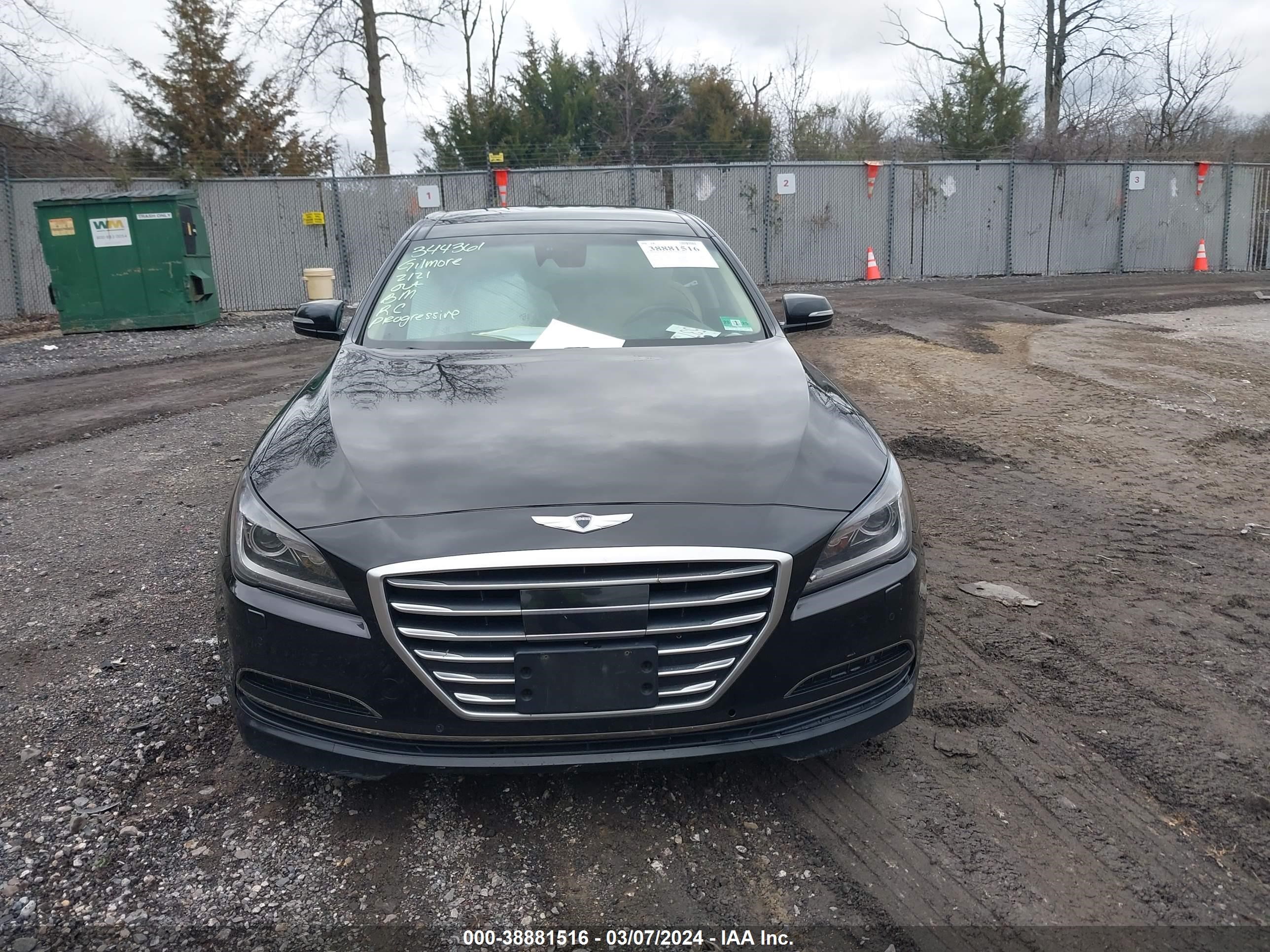 2015 Hyundai Genesis 3.8 vin: KMHGN4JE8FU066228