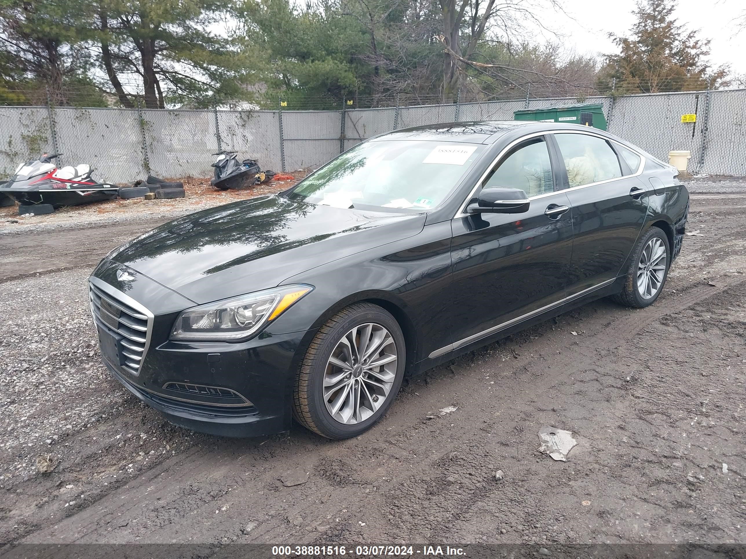 2015 Hyundai Genesis 3.8 vin: KMHGN4JE8FU066228