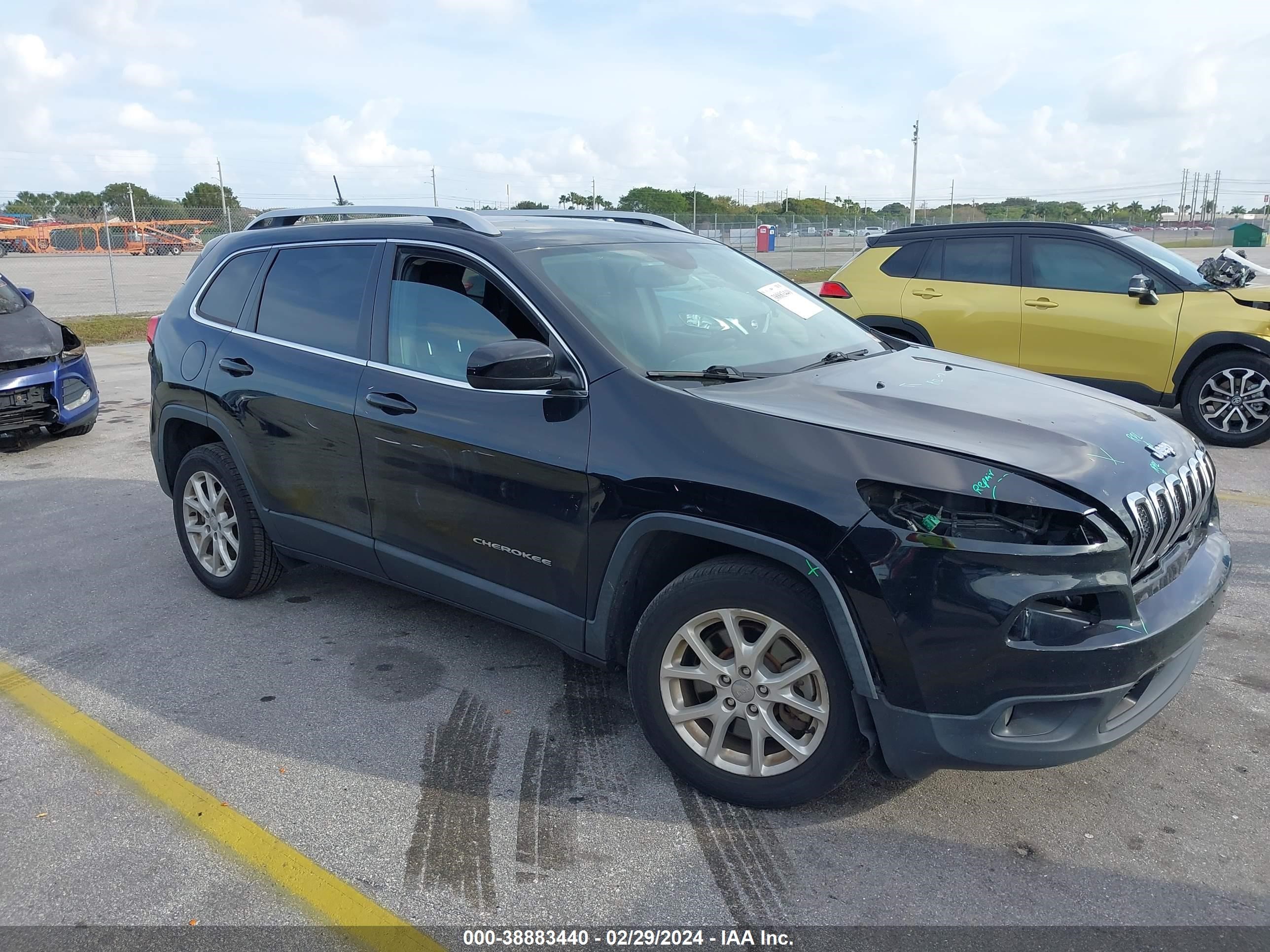 2018 Jeep Cherokee Latitude Fwd vin: 1C4PJLCB8JD518278