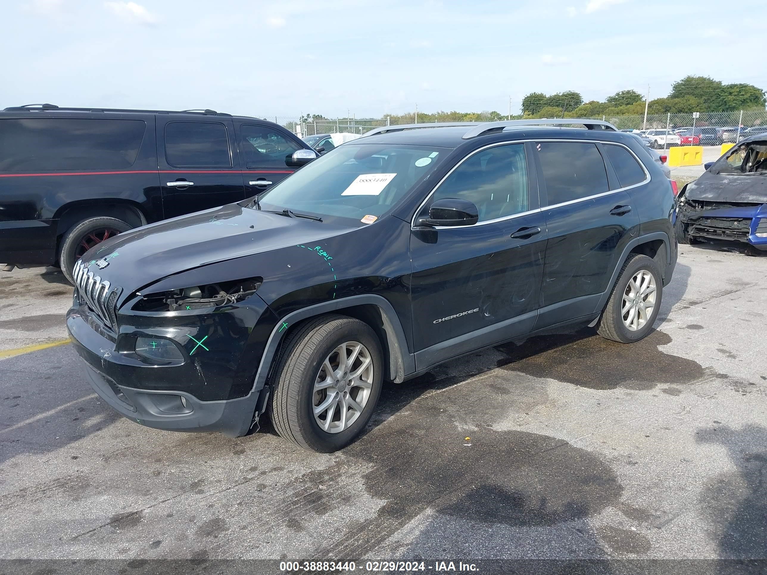 2018 Jeep Cherokee Latitude Fwd vin: 1C4PJLCB8JD518278