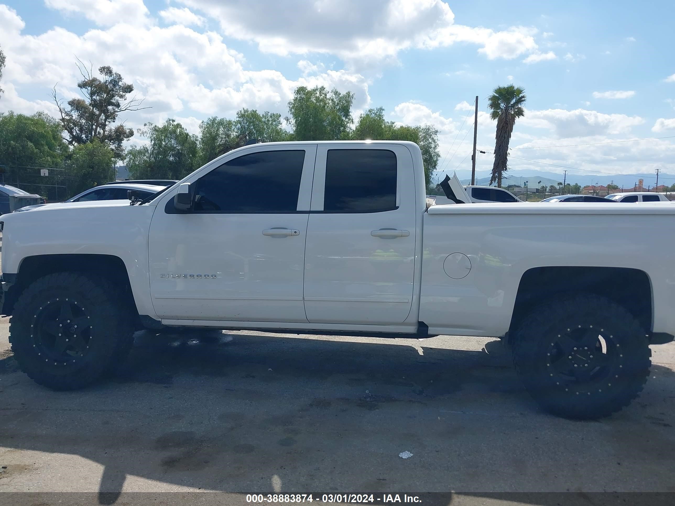 2018 Chevrolet Silverado 1500 2Lt vin: 2GCVKREC0J1102878