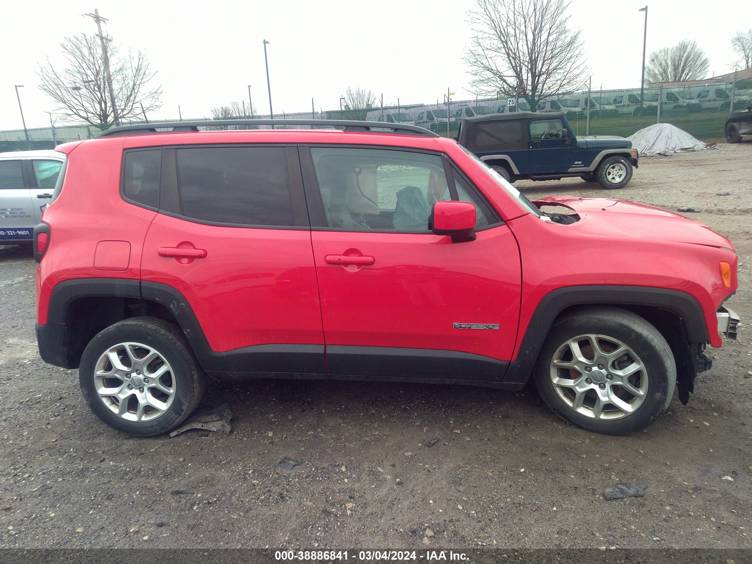 2018 Jeep Renegade Latitude 4X4 vin: ZACCJBBBXJPG94406