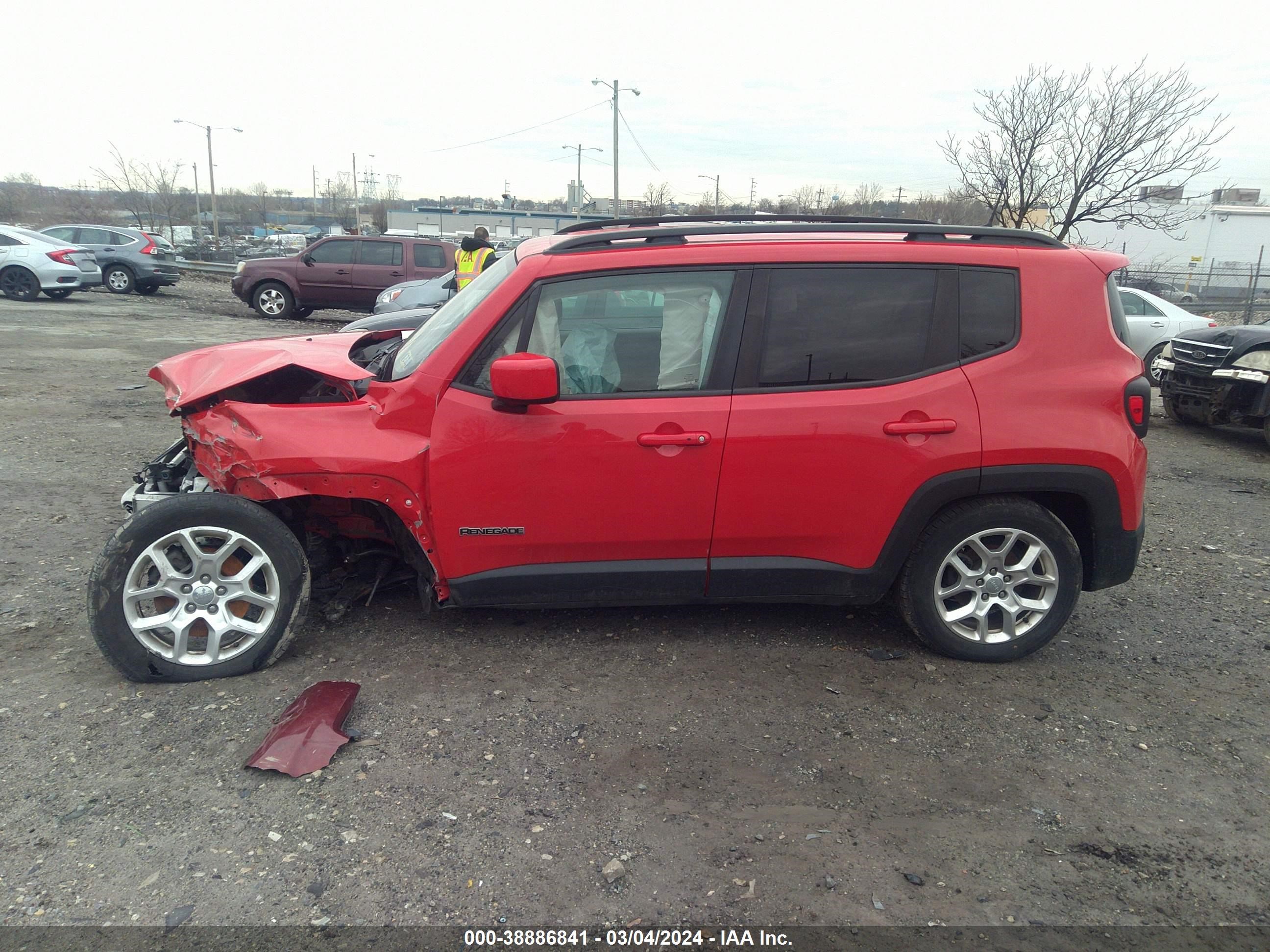 2018 Jeep Renegade Latitude 4X4 vin: ZACCJBBBXJPG94406