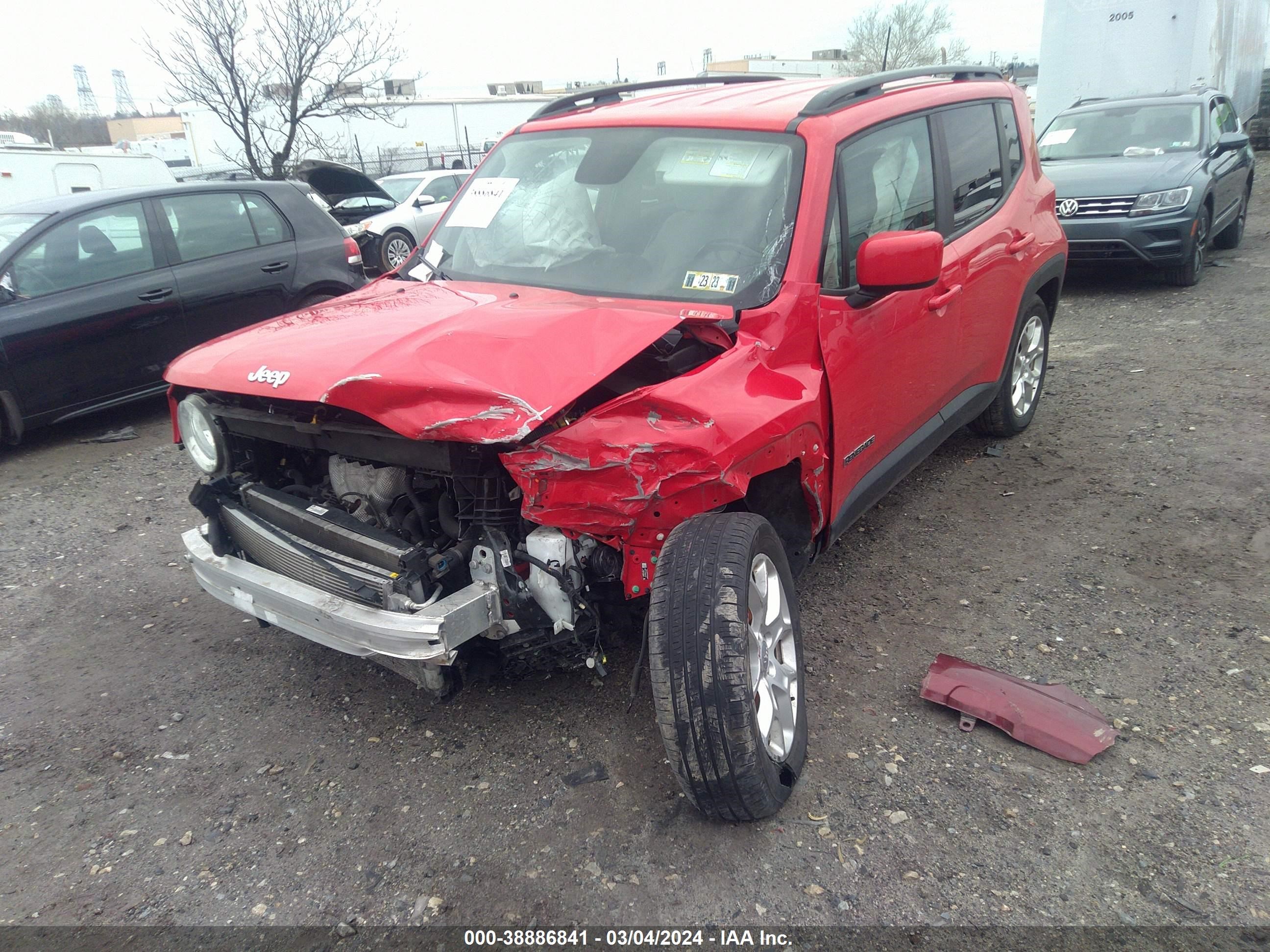 2018 Jeep Renegade Latitude 4X4 vin: ZACCJBBBXJPG94406