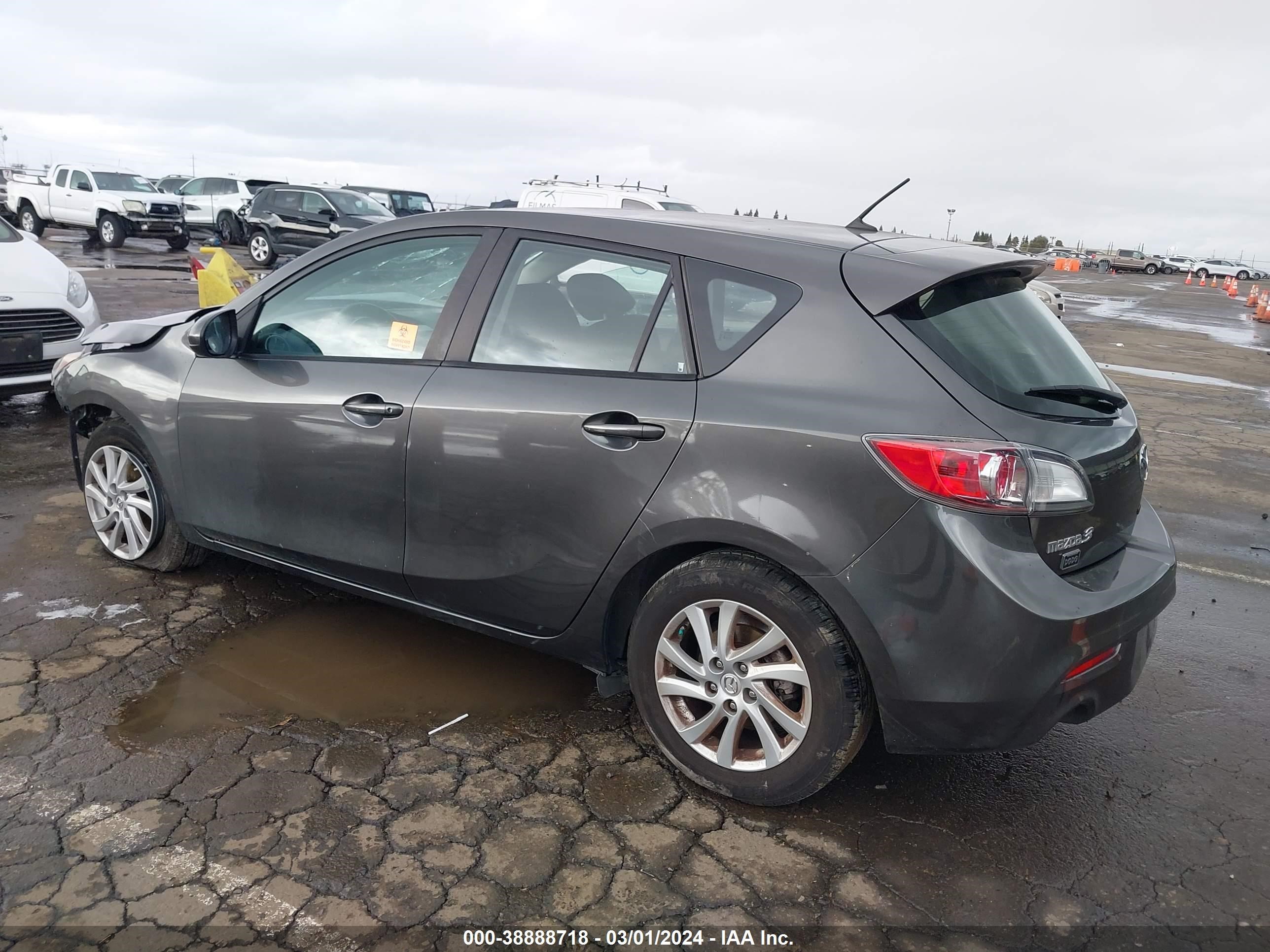 2012 Mazda Mazda3 vin: JM1BL1L83C1568135