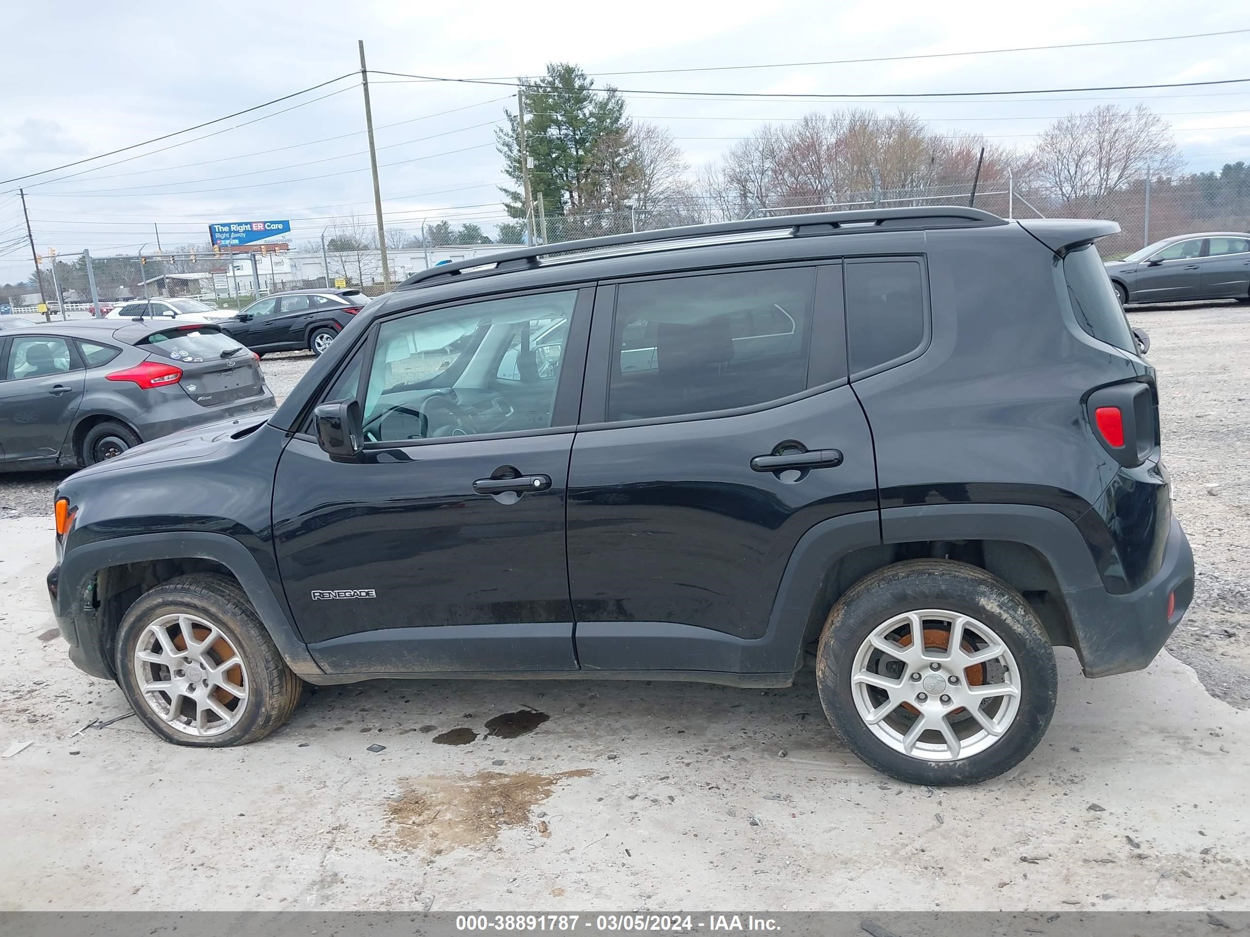 2021 Jeep Renegade Latitude 4X4 vin: ZACNJDBB6MPM52251