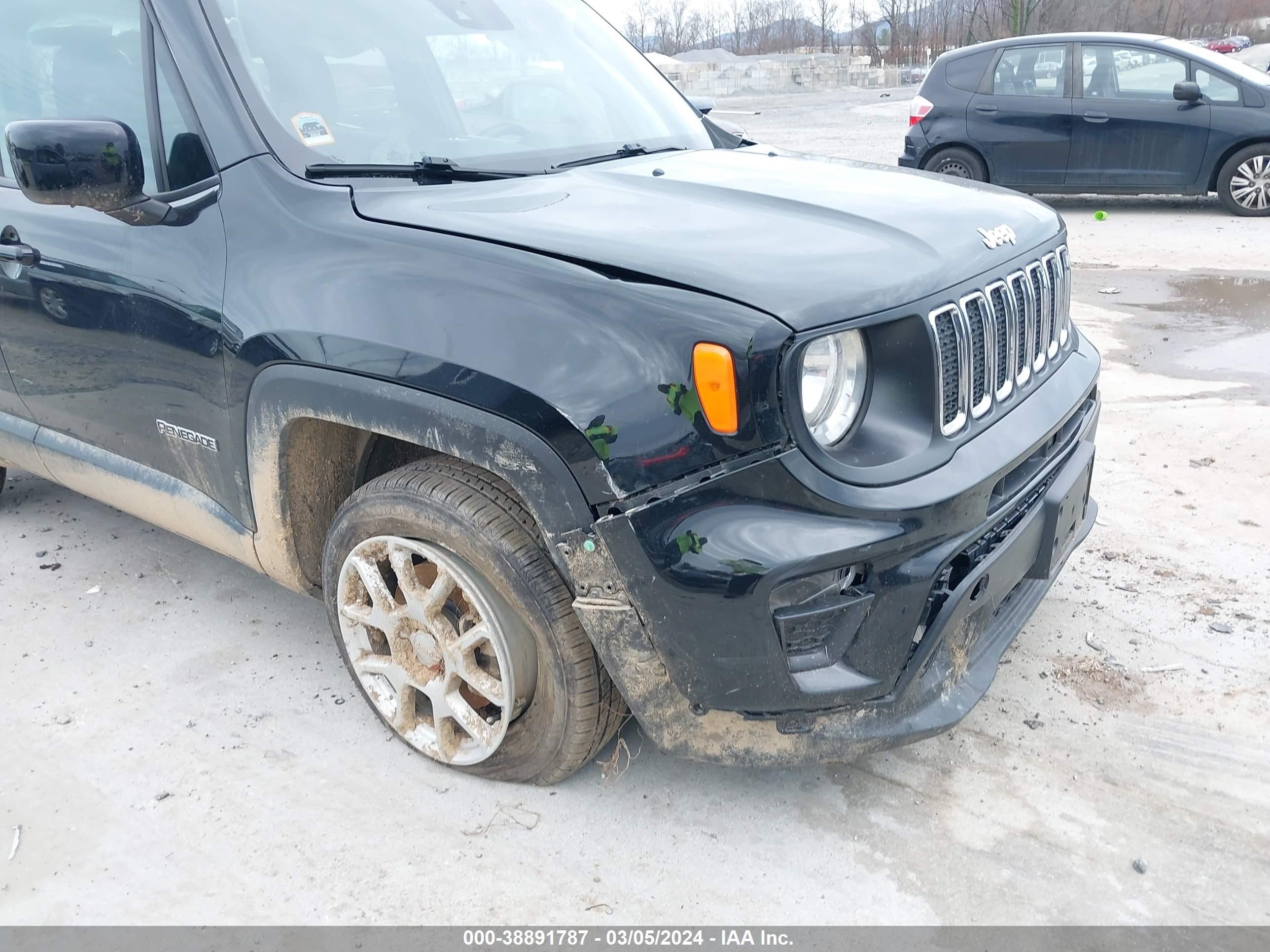 2021 Jeep Renegade Latitude 4X4 vin: ZACNJDBB6MPM52251