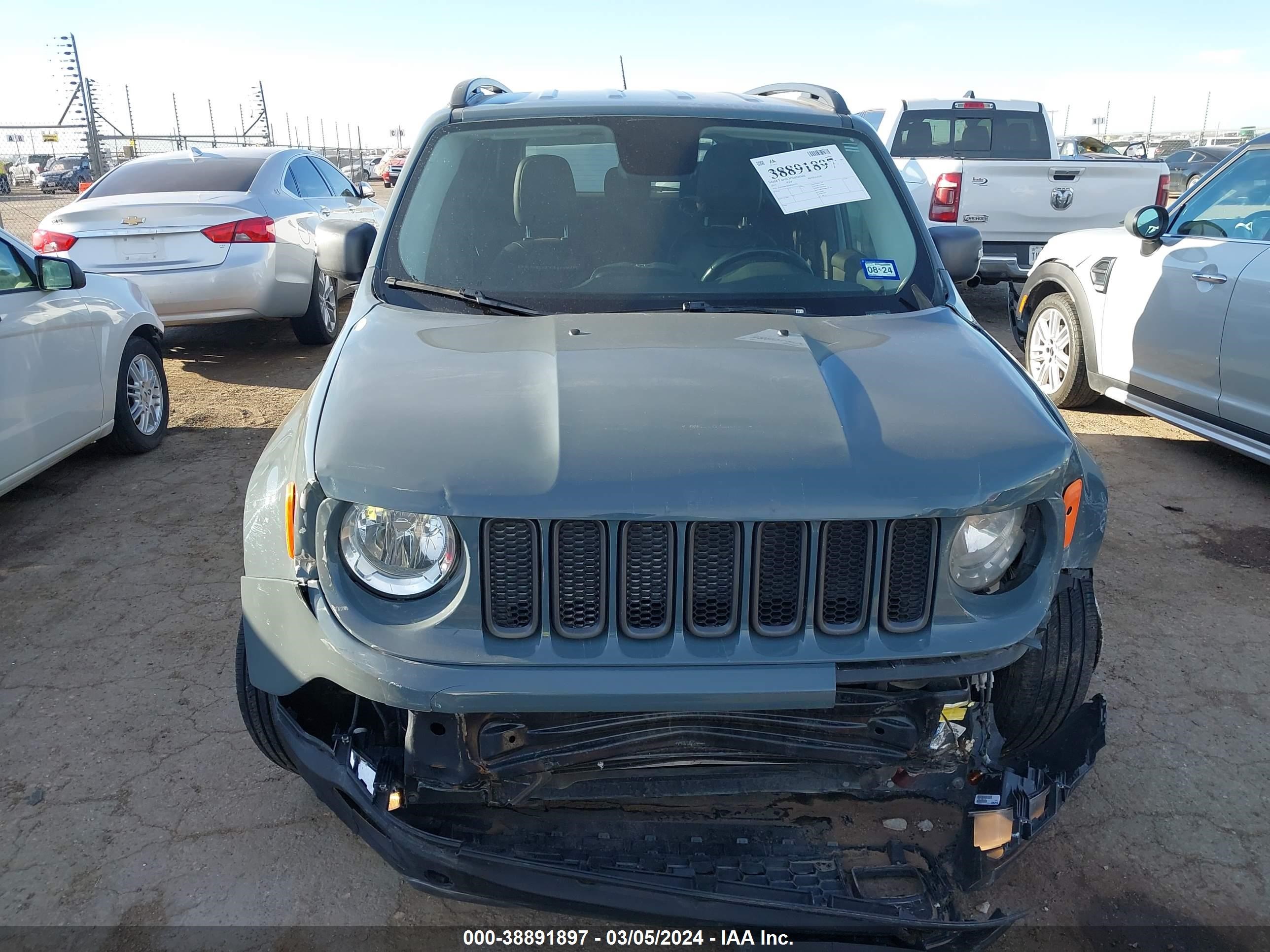 2017 Jeep Renegade Deserthawk 4X4 vin: ZACCJBCB1HPE92370