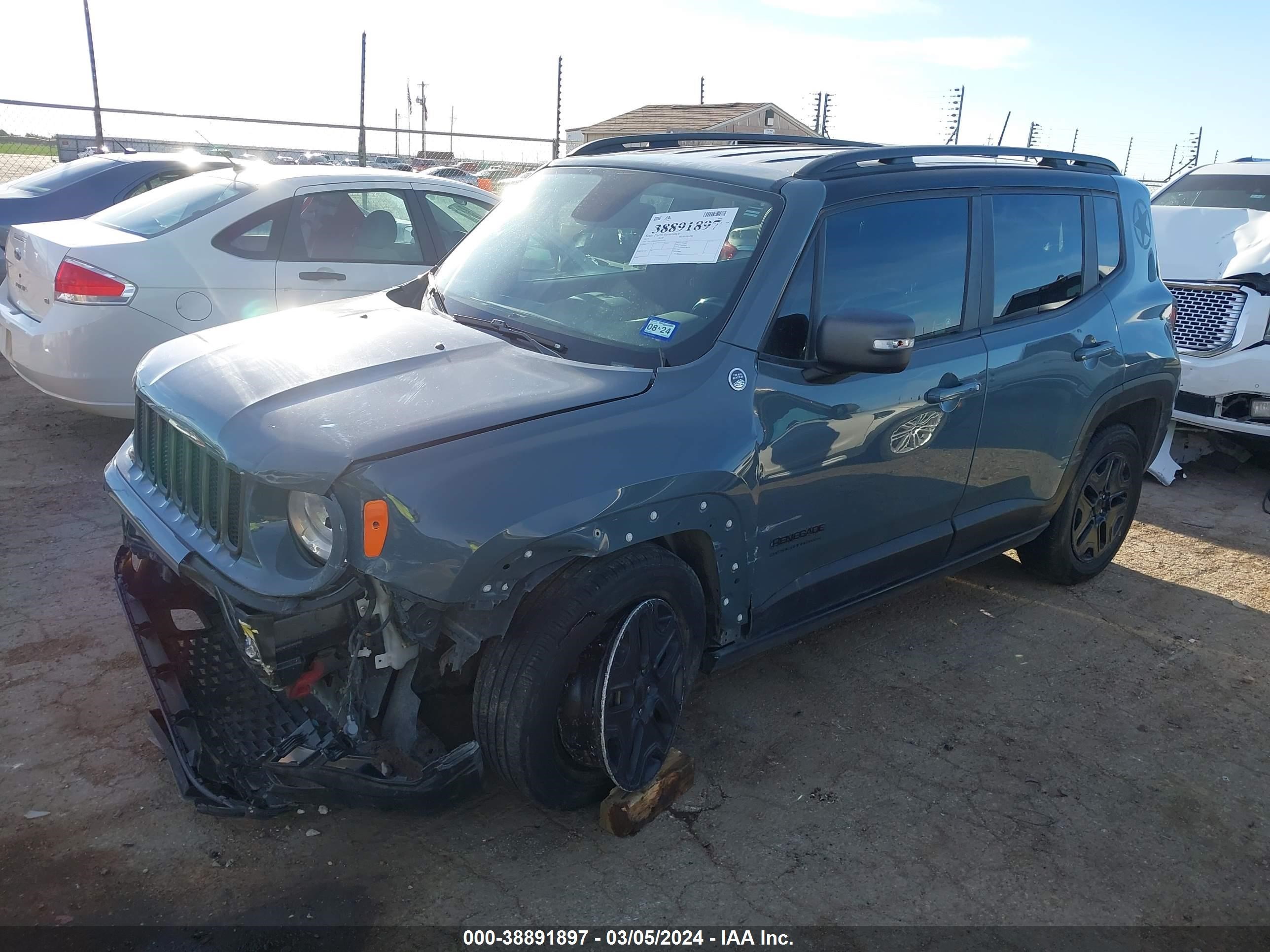 2017 Jeep Renegade Deserthawk 4X4 vin: ZACCJBCB1HPE92370