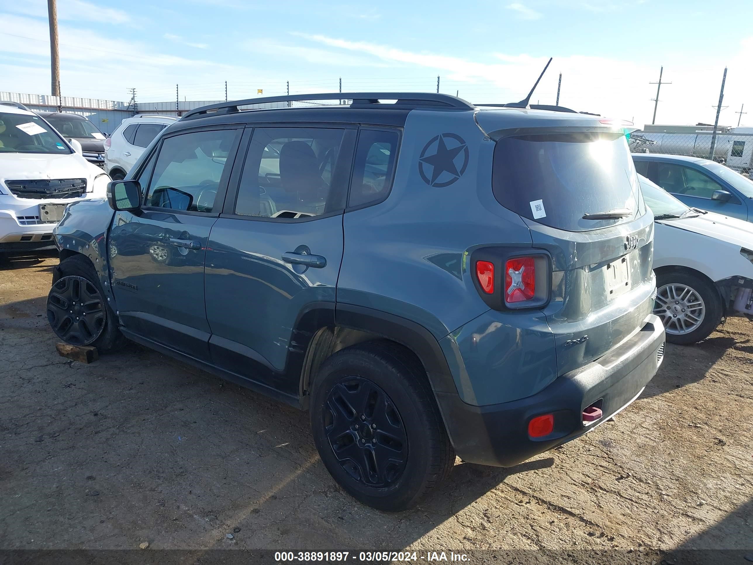 2017 Jeep Renegade Deserthawk 4X4 vin: ZACCJBCB1HPE92370