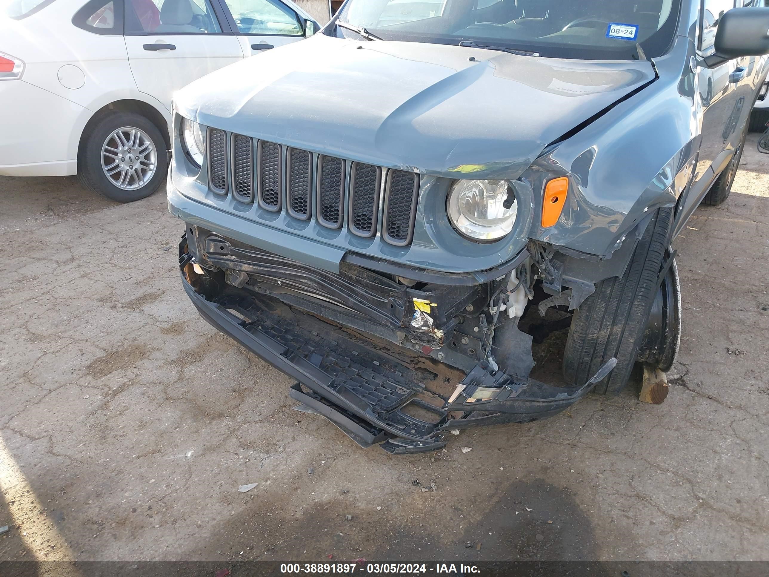 2017 Jeep Renegade Deserthawk 4X4 vin: ZACCJBCB1HPE92370