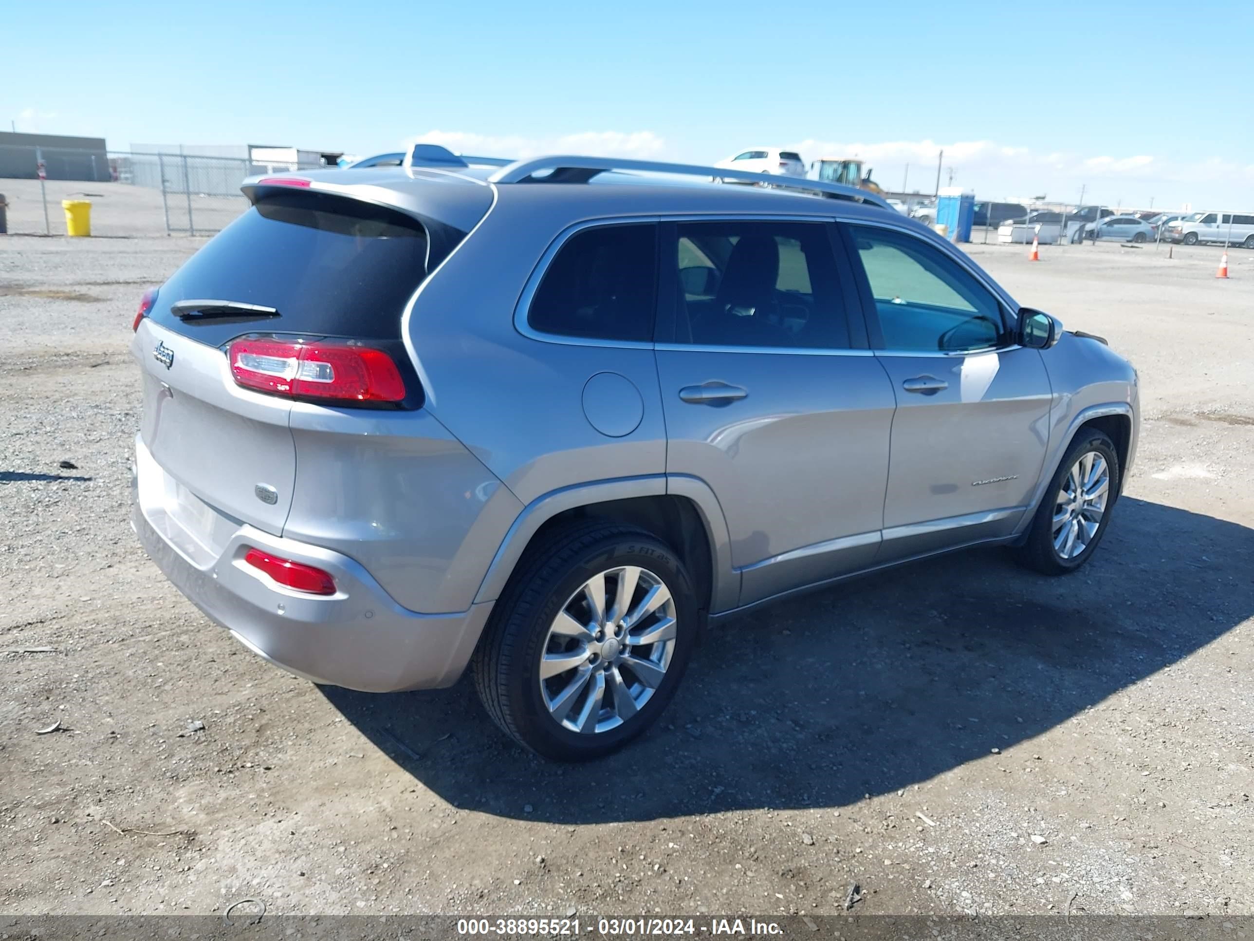 2017 Jeep Cherokee Overland Fwd vin: 1C4PJLJB3HD214708