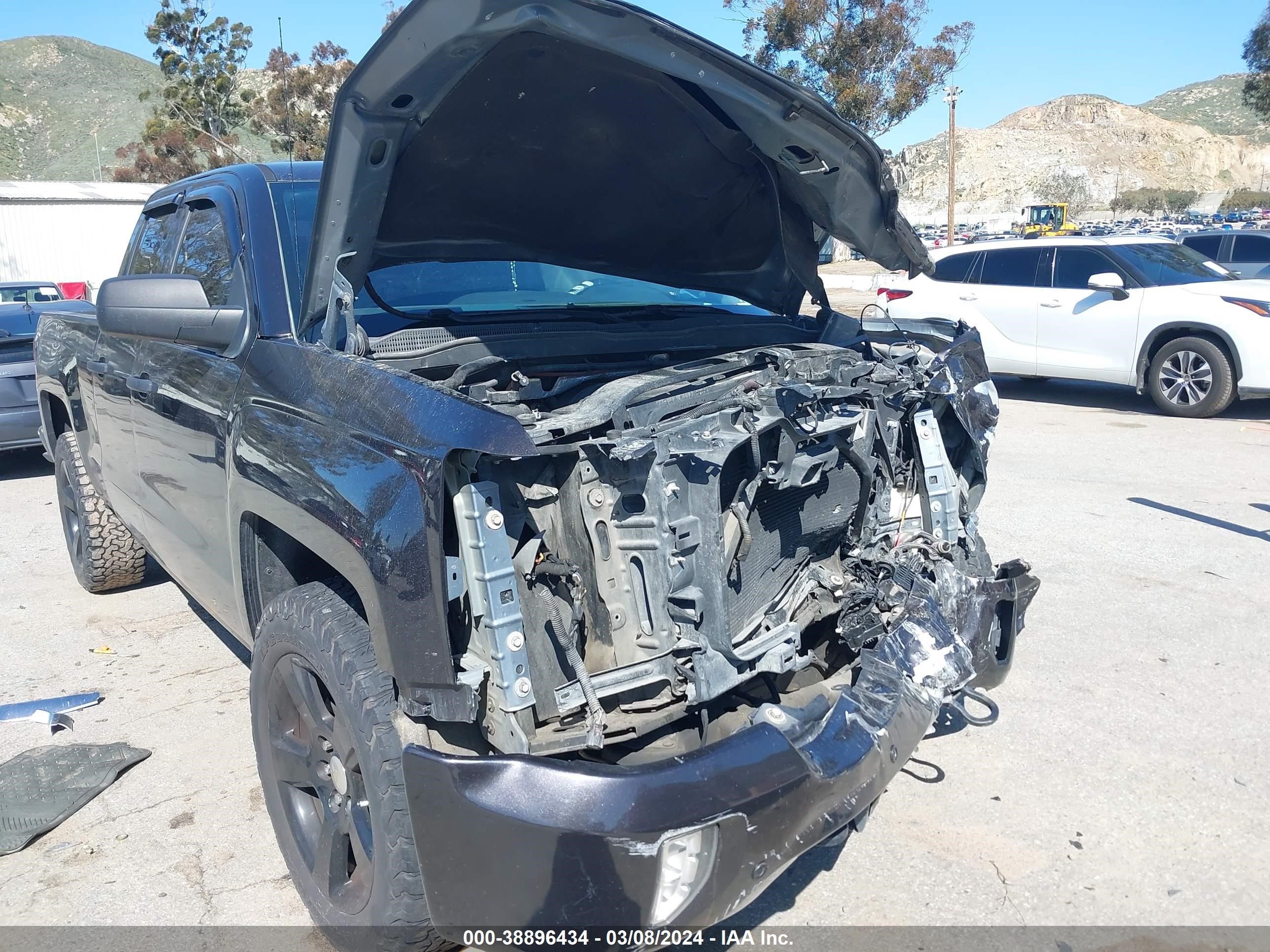 2014 Chevrolet Silverado 1500 1Lt vin: 1GCVKREC2EZ204275