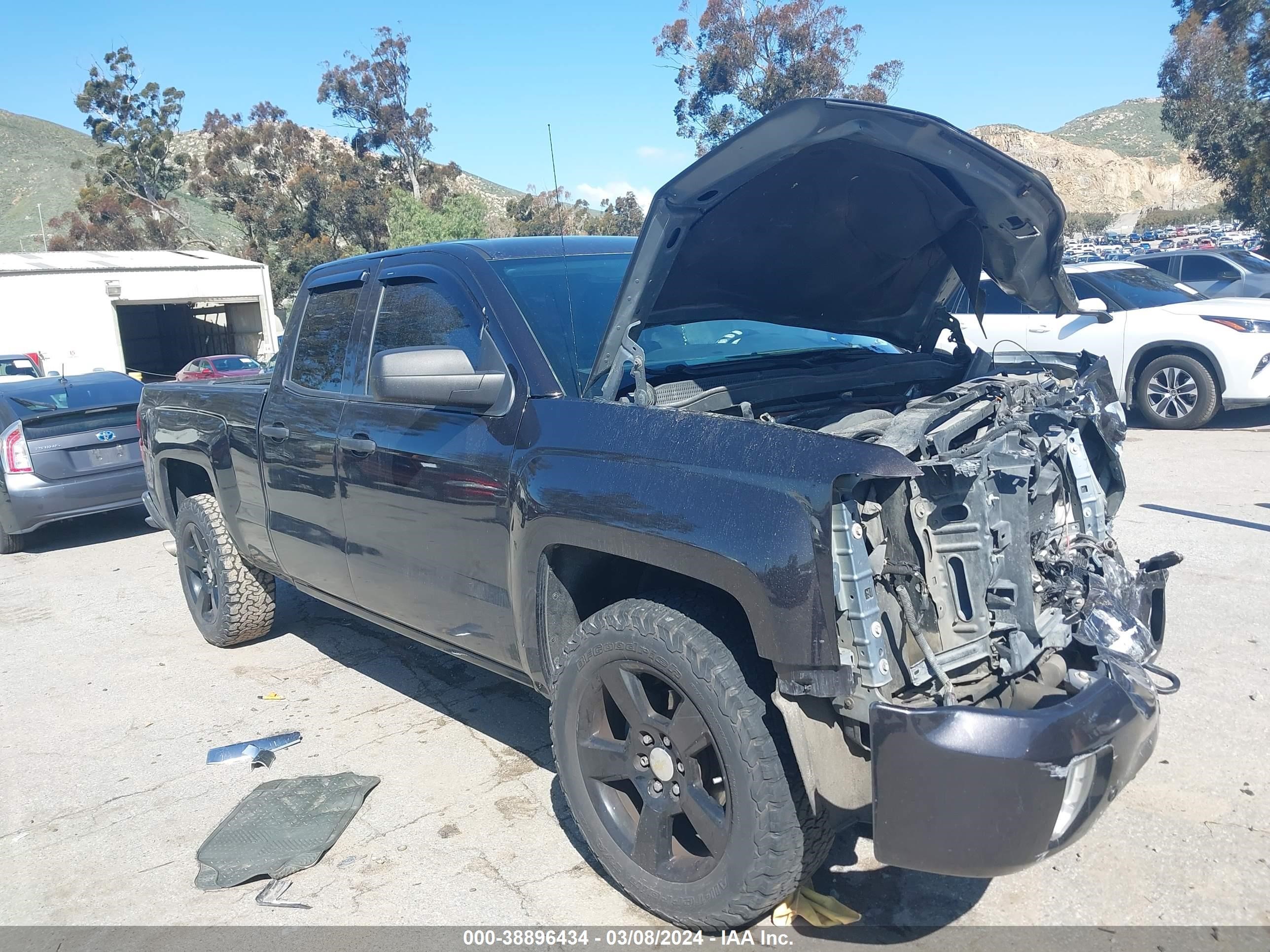 2014 Chevrolet Silverado 1500 1Lt vin: 1GCVKREC2EZ204275