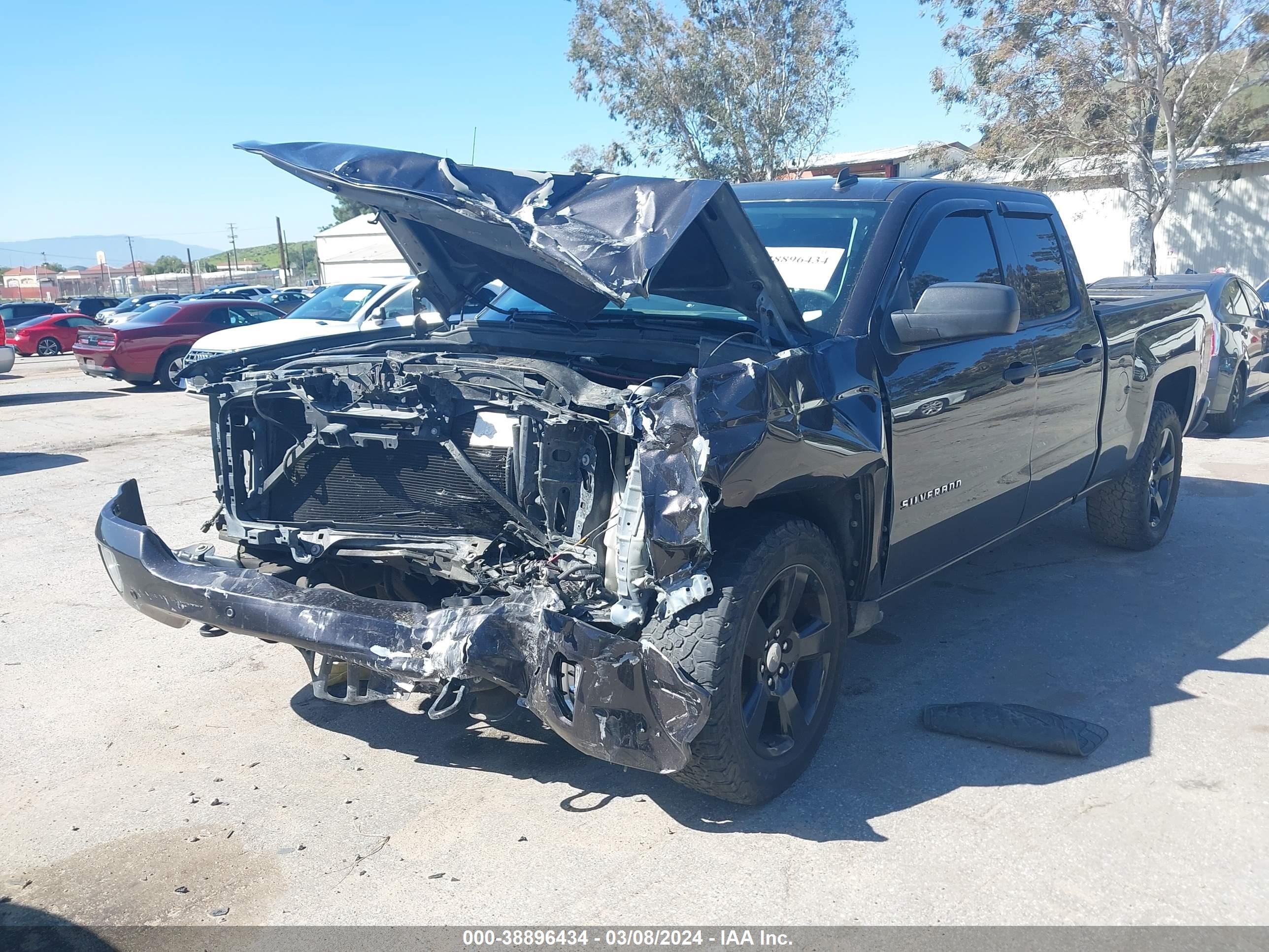 2014 Chevrolet Silverado 1500 1Lt vin: 1GCVKREC2EZ204275