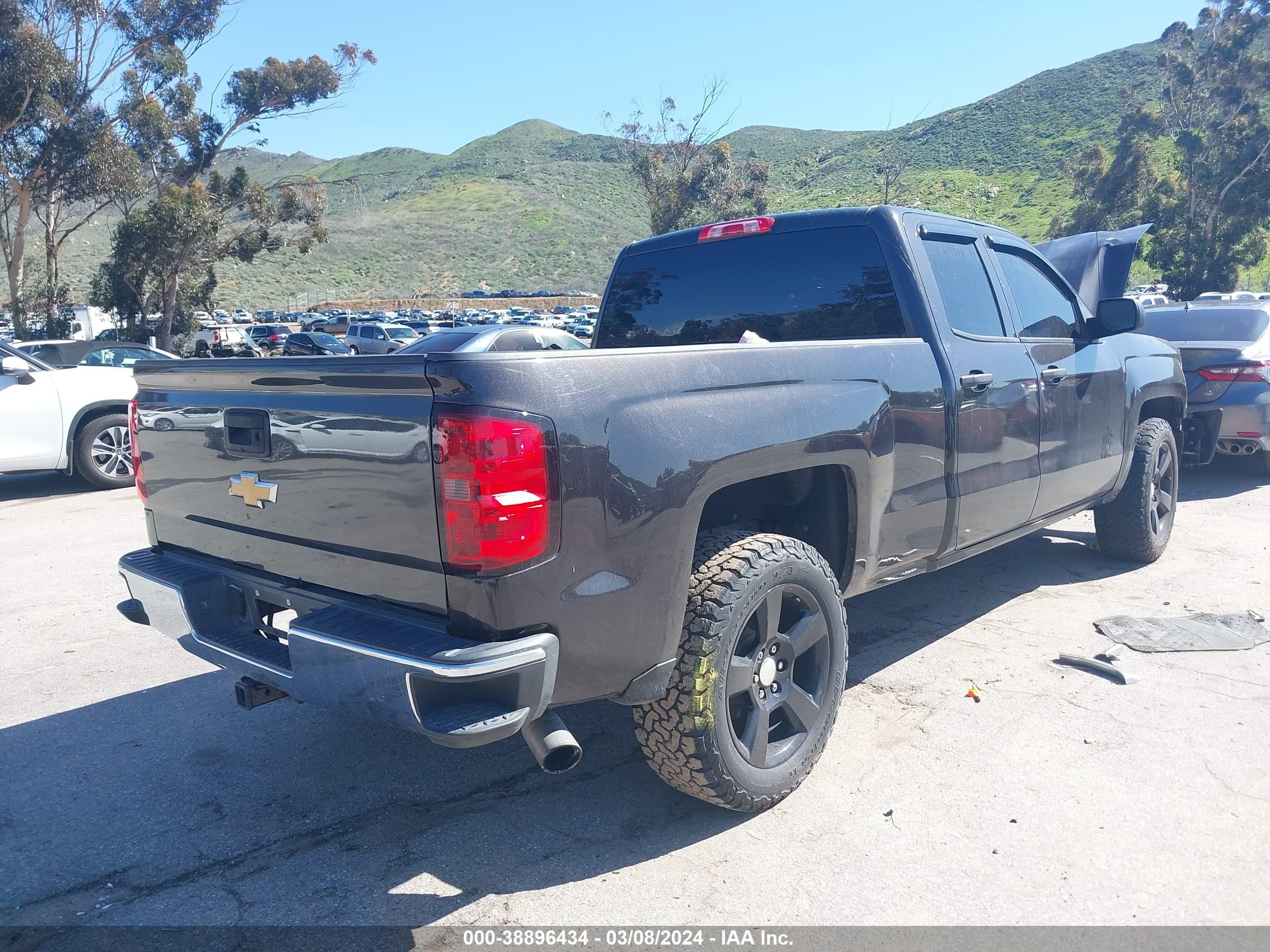 2014 Chevrolet Silverado 1500 1Lt vin: 1GCVKREC2EZ204275