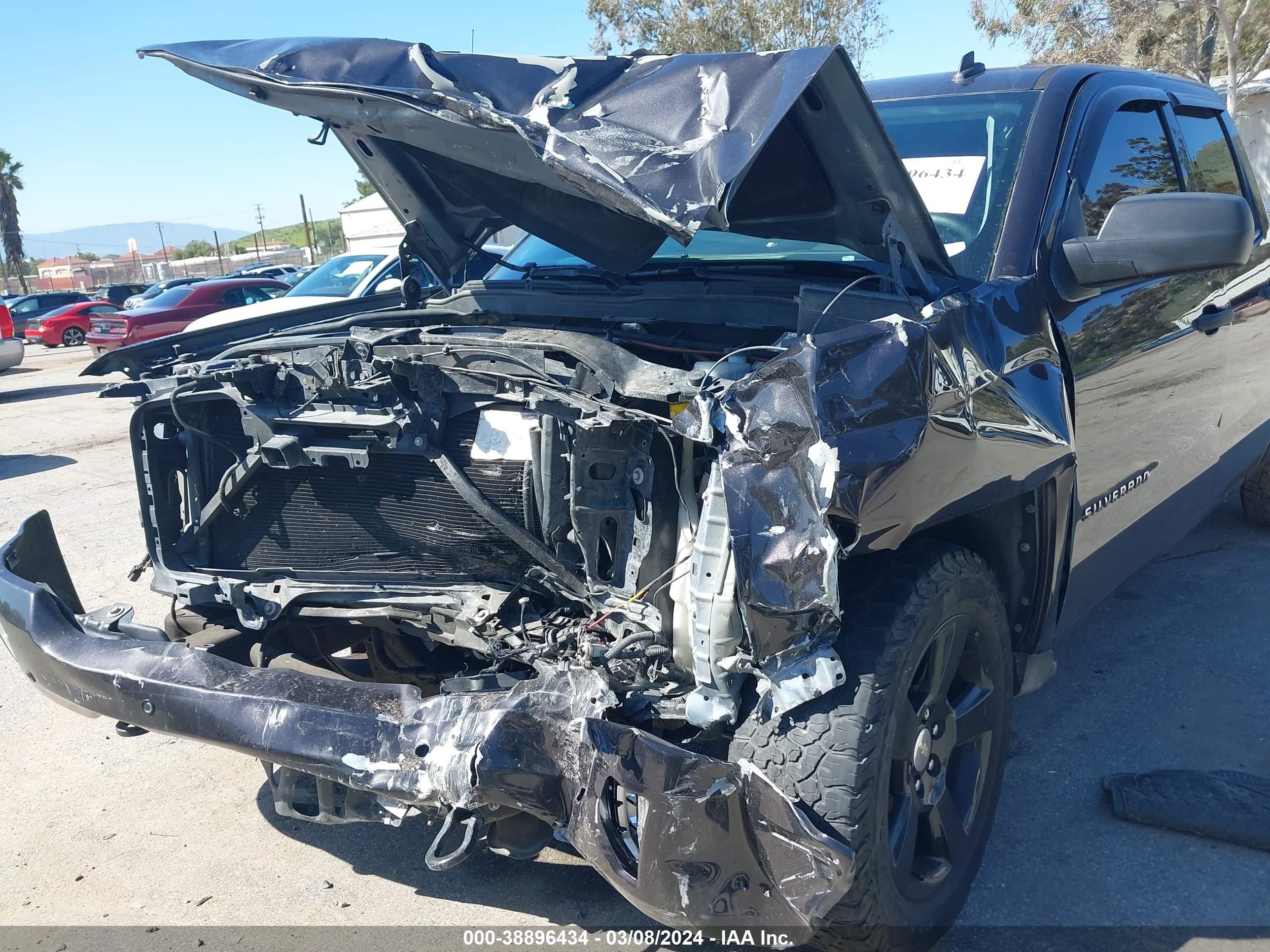 2014 Chevrolet Silverado 1500 1Lt vin: 1GCVKREC2EZ204275