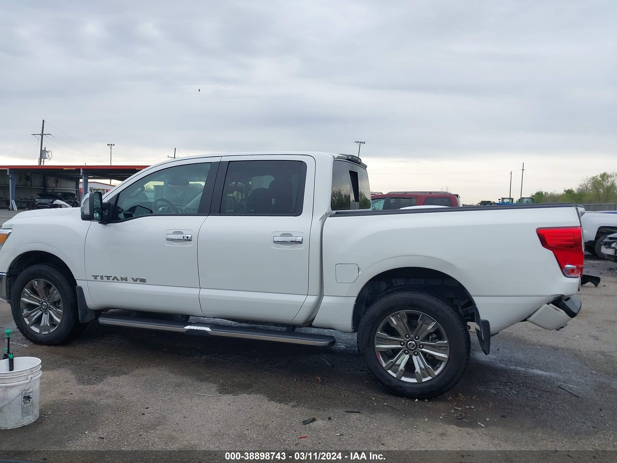 2018 Nissan Titan Sl vin: 1N6AA1E5XJN550030