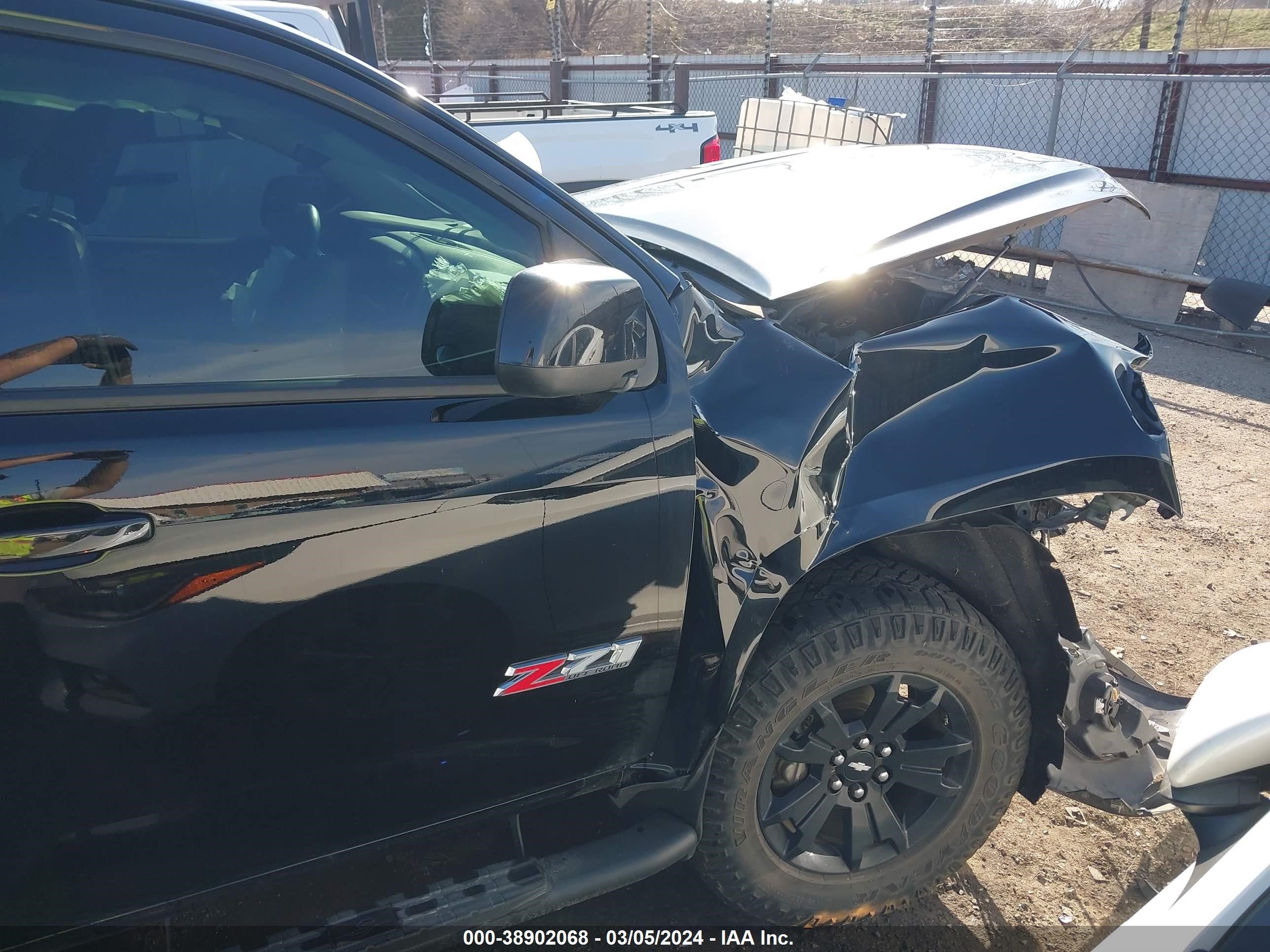 2018 Chevrolet Colorado Z71 vin: 1GCHTDEN5J1271427