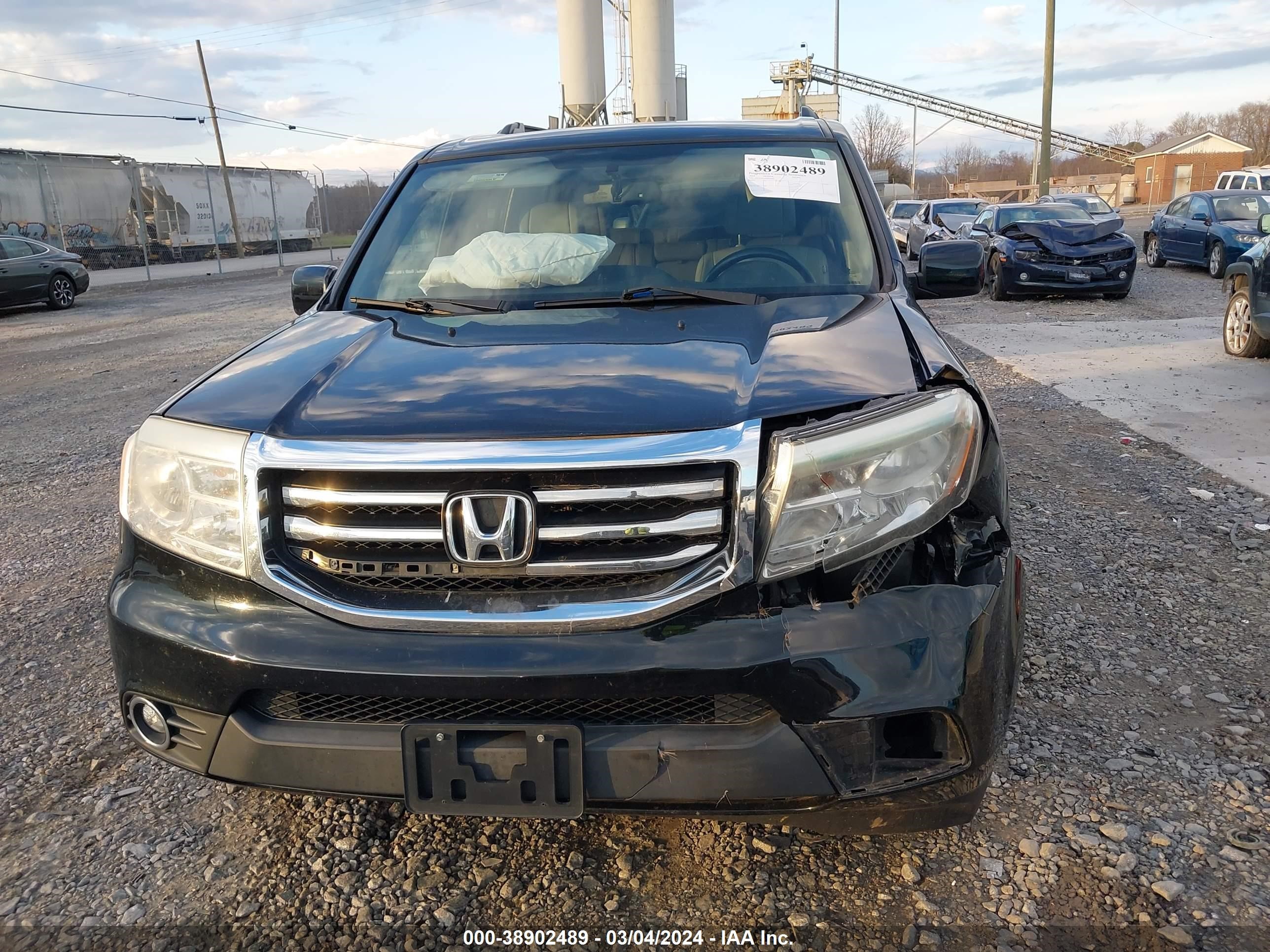 2014 Honda Pilot Ex-L vin: 5FNYF4H50EB010903