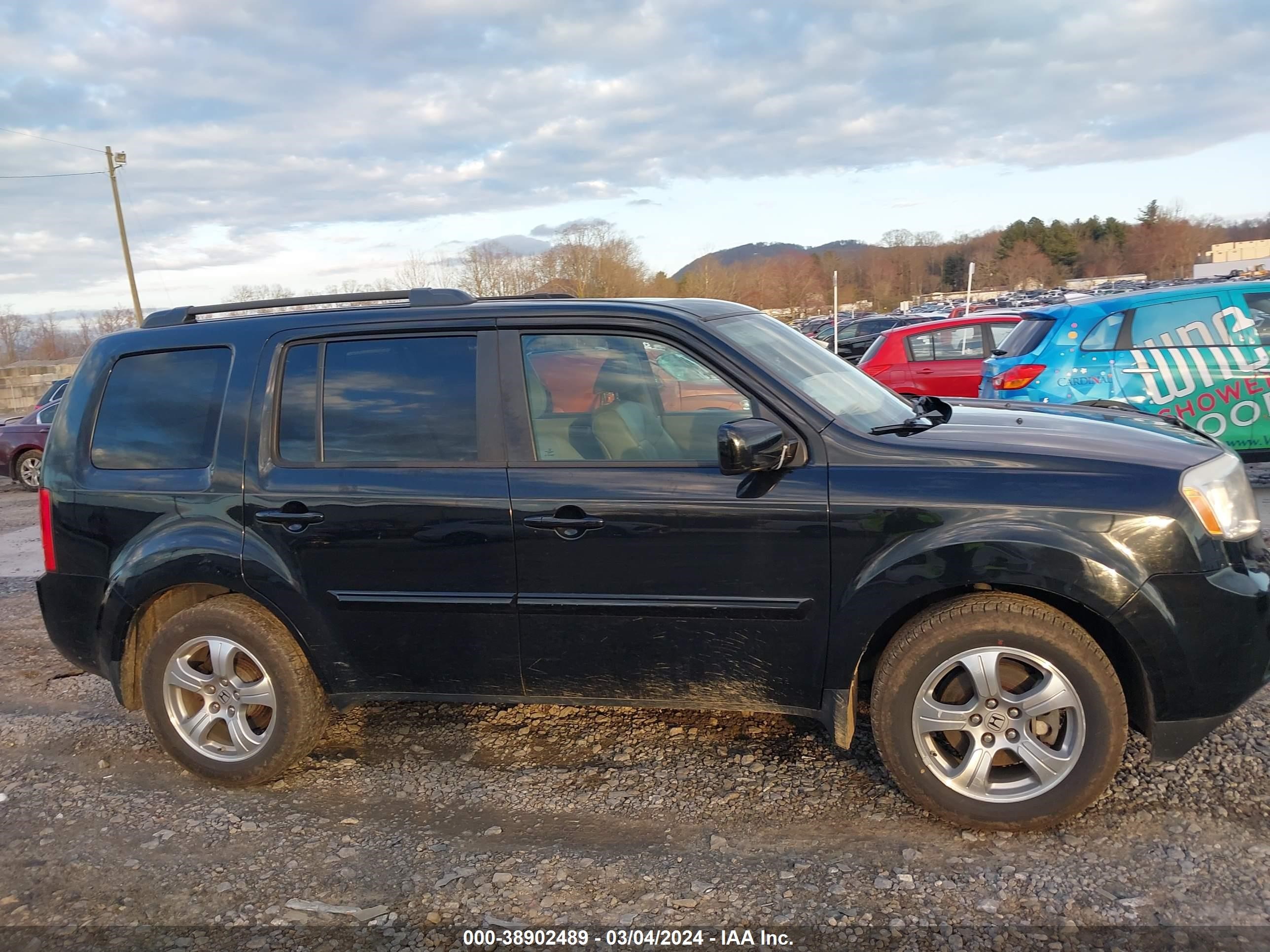 2014 Honda Pilot Ex-L vin: 5FNYF4H50EB010903