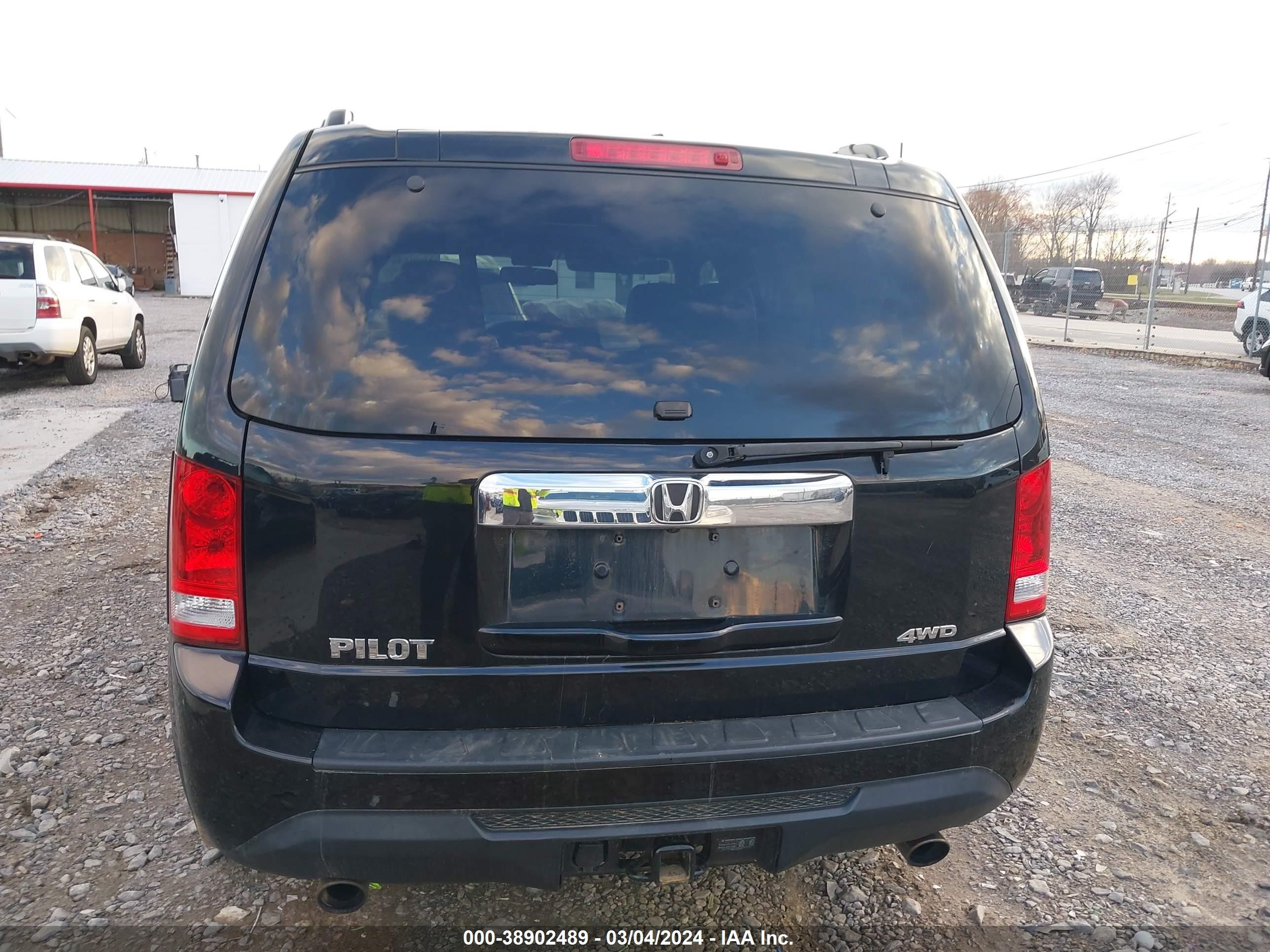 2014 Honda Pilot Ex-L vin: 5FNYF4H50EB010903