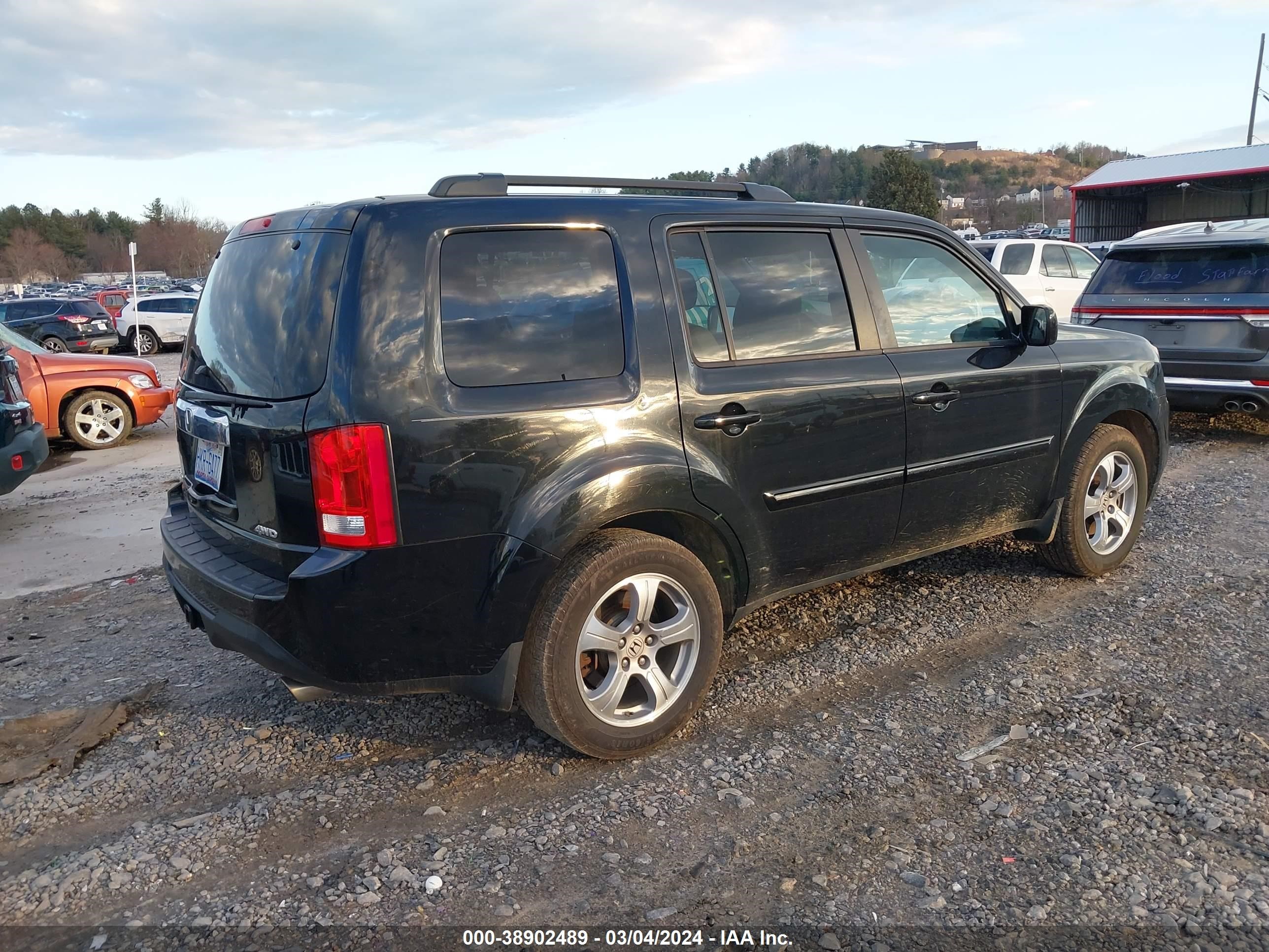 2014 Honda Pilot Ex-L vin: 5FNYF4H50EB010903