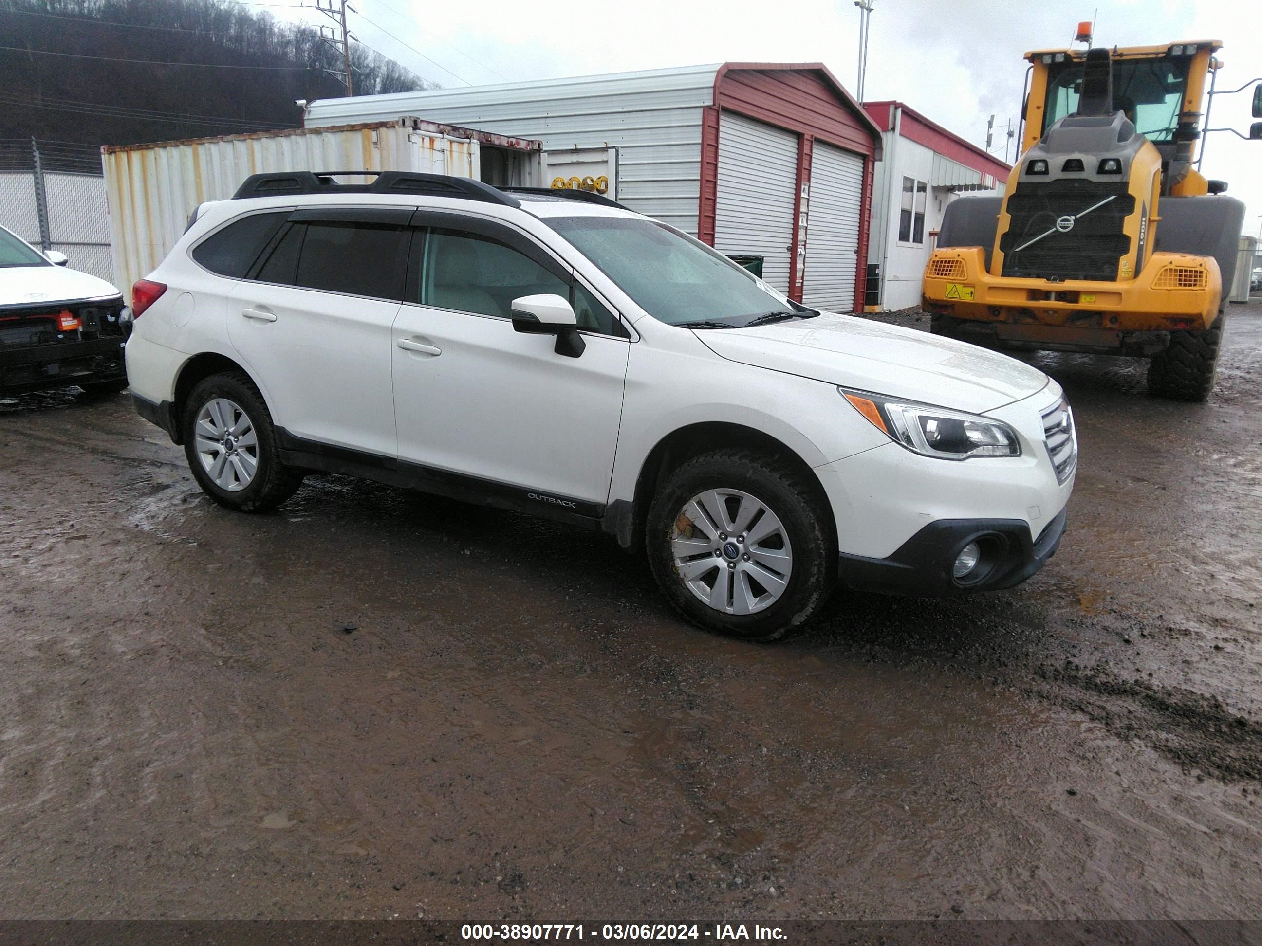 2017 Subaru Outback 2.5I Premium vin: 4S4BSAHC4H3267039