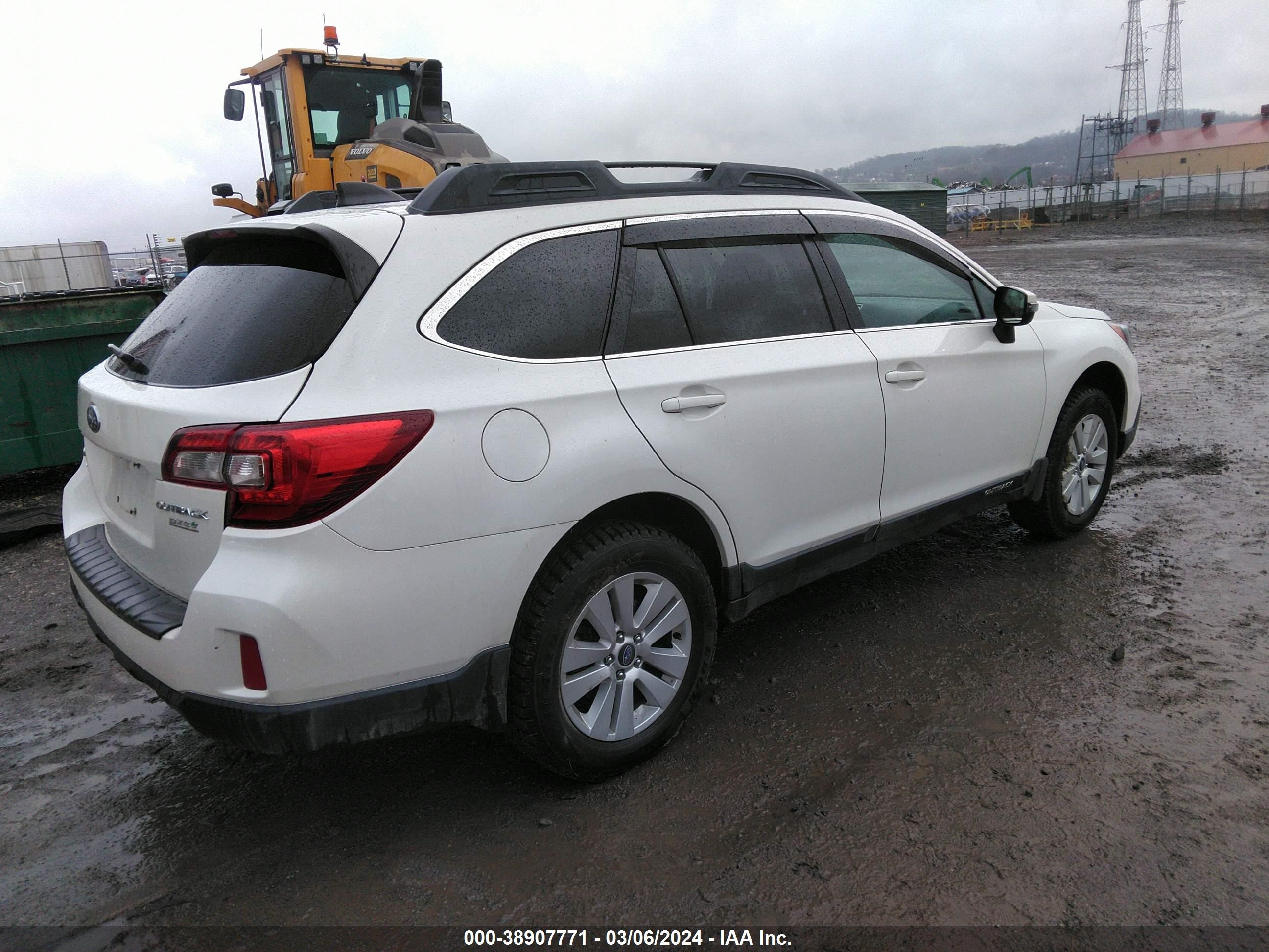 2017 Subaru Outback 2.5I Premium vin: 4S4BSAHC4H3267039