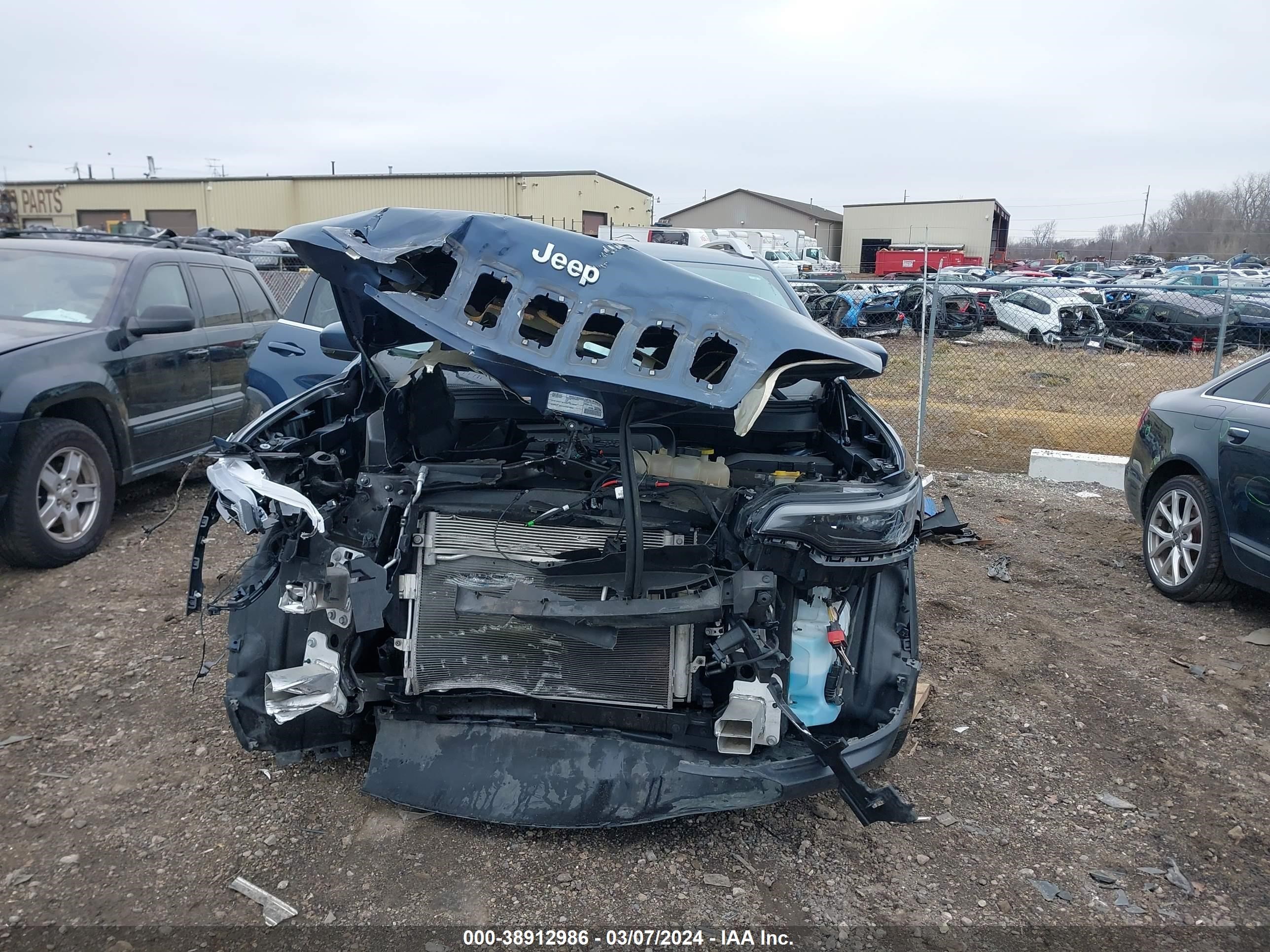 2019 Jeep Cherokee Limited Fwd vin: 1C4PJLDB3KD370279